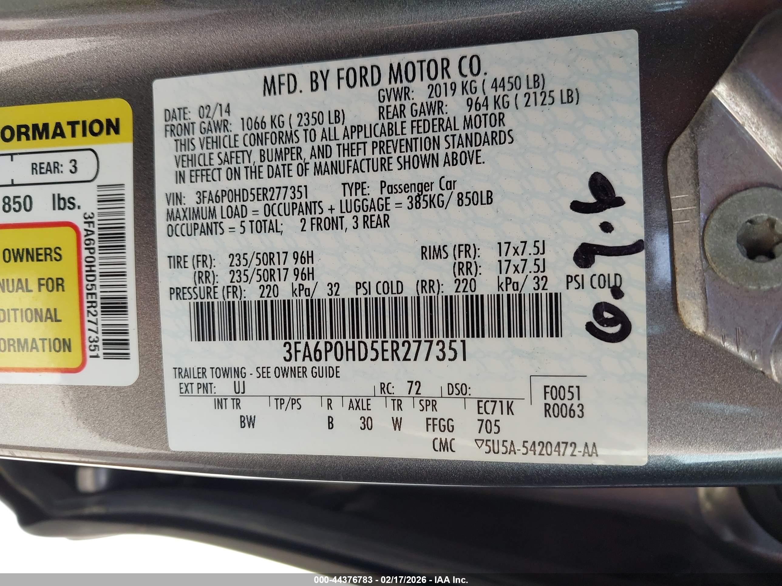 FORD FUSION image 9