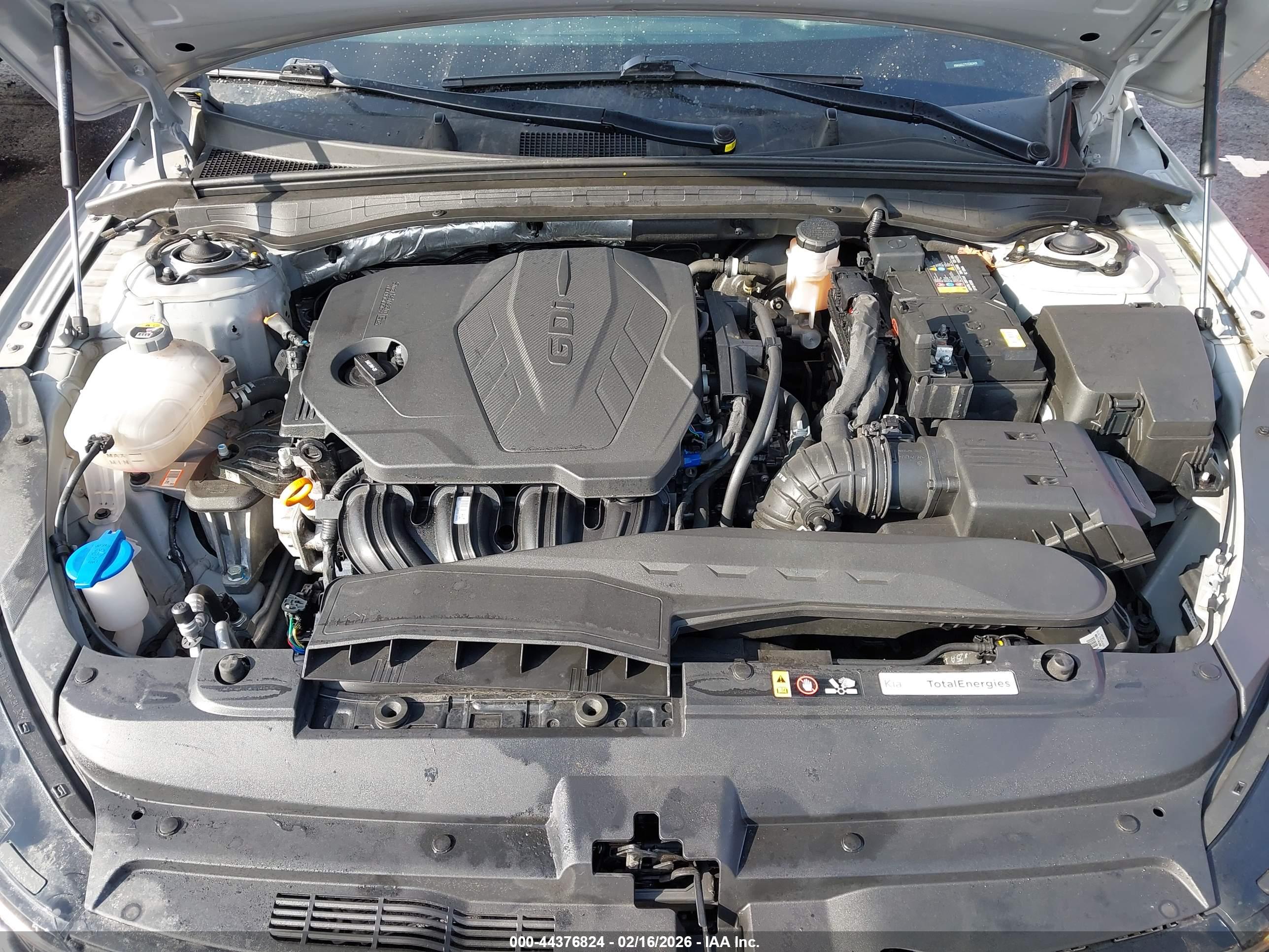 KIA K5 image 10