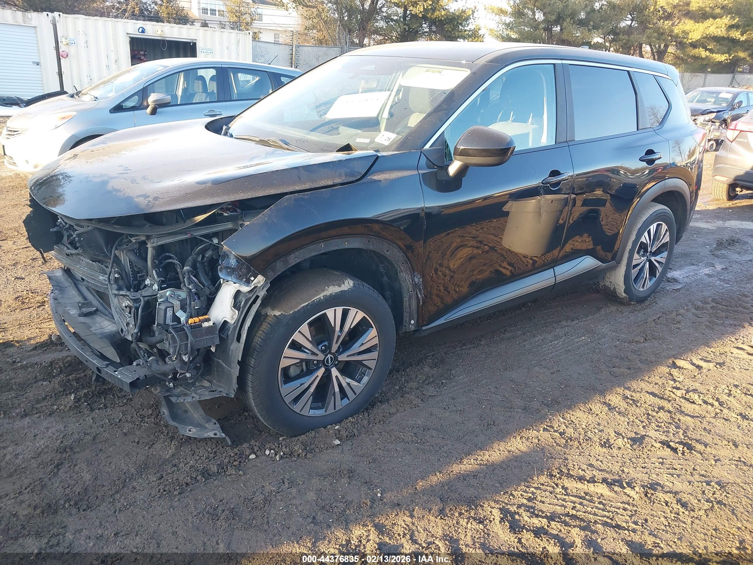 NISSAN ROGUE image 2