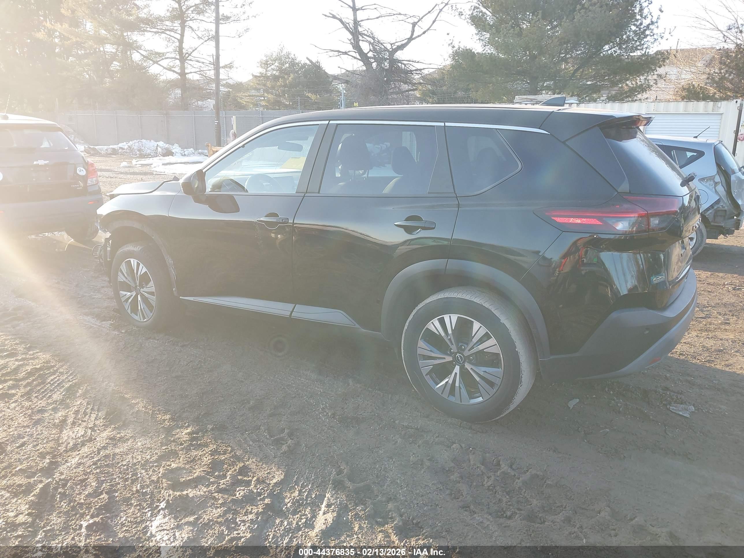 NISSAN ROGUE image 3