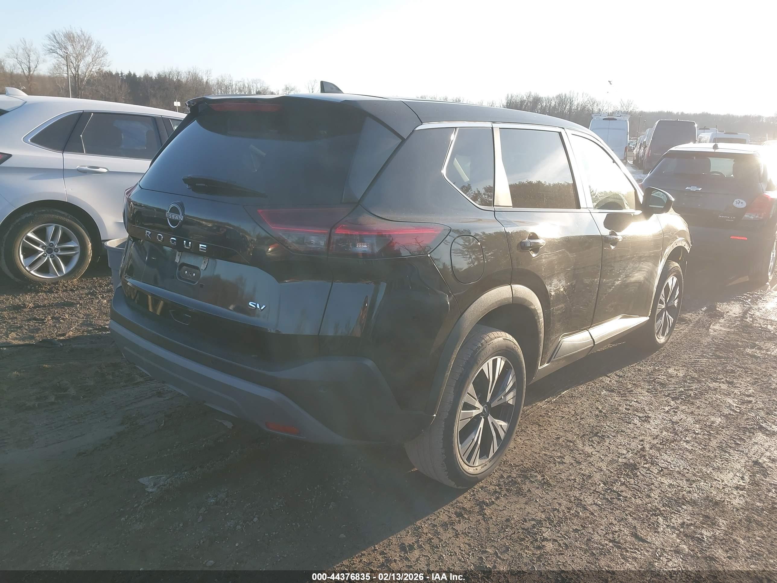 NISSAN ROGUE image 4
