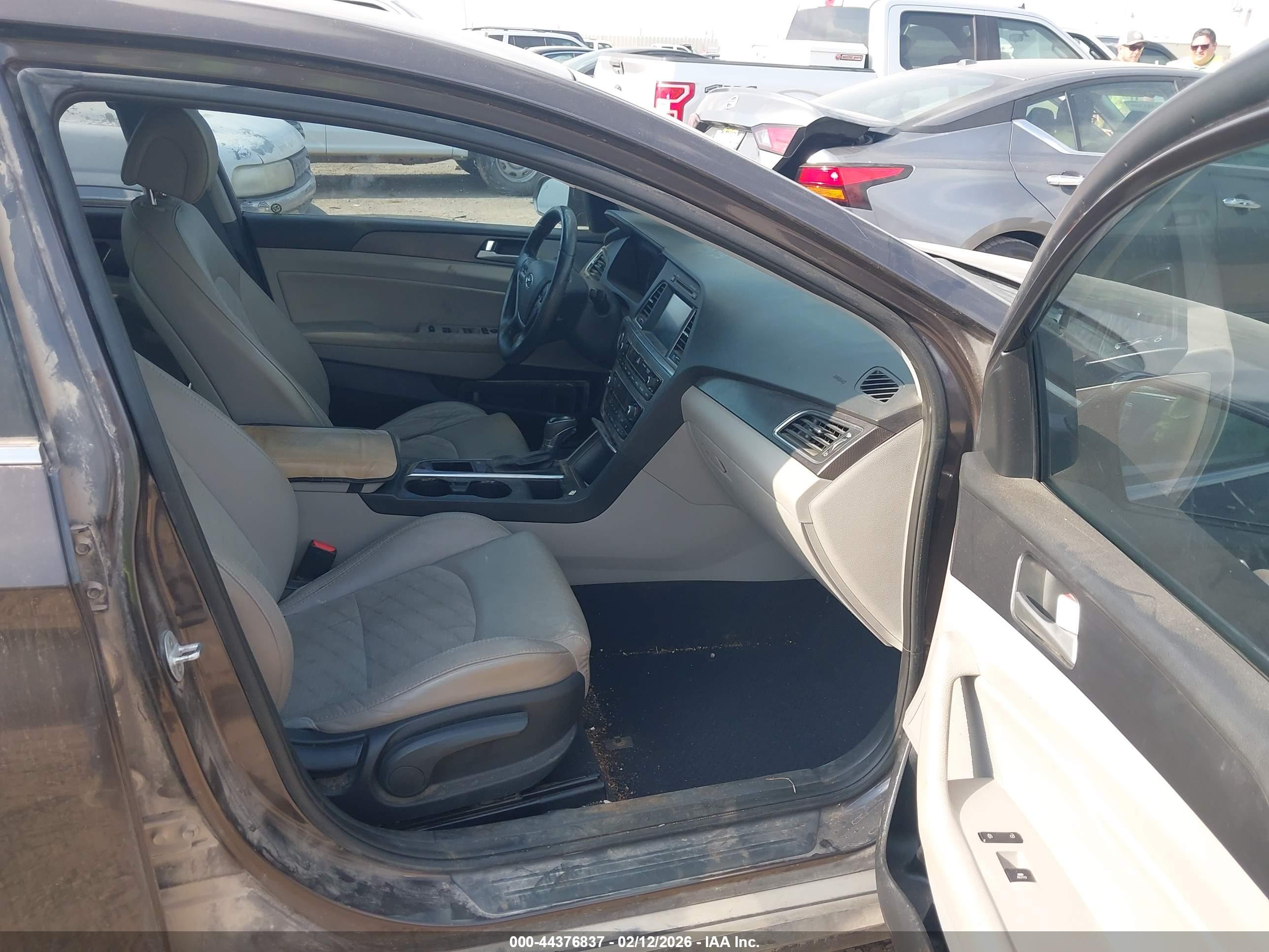 HYUNDAI SONATA image 5