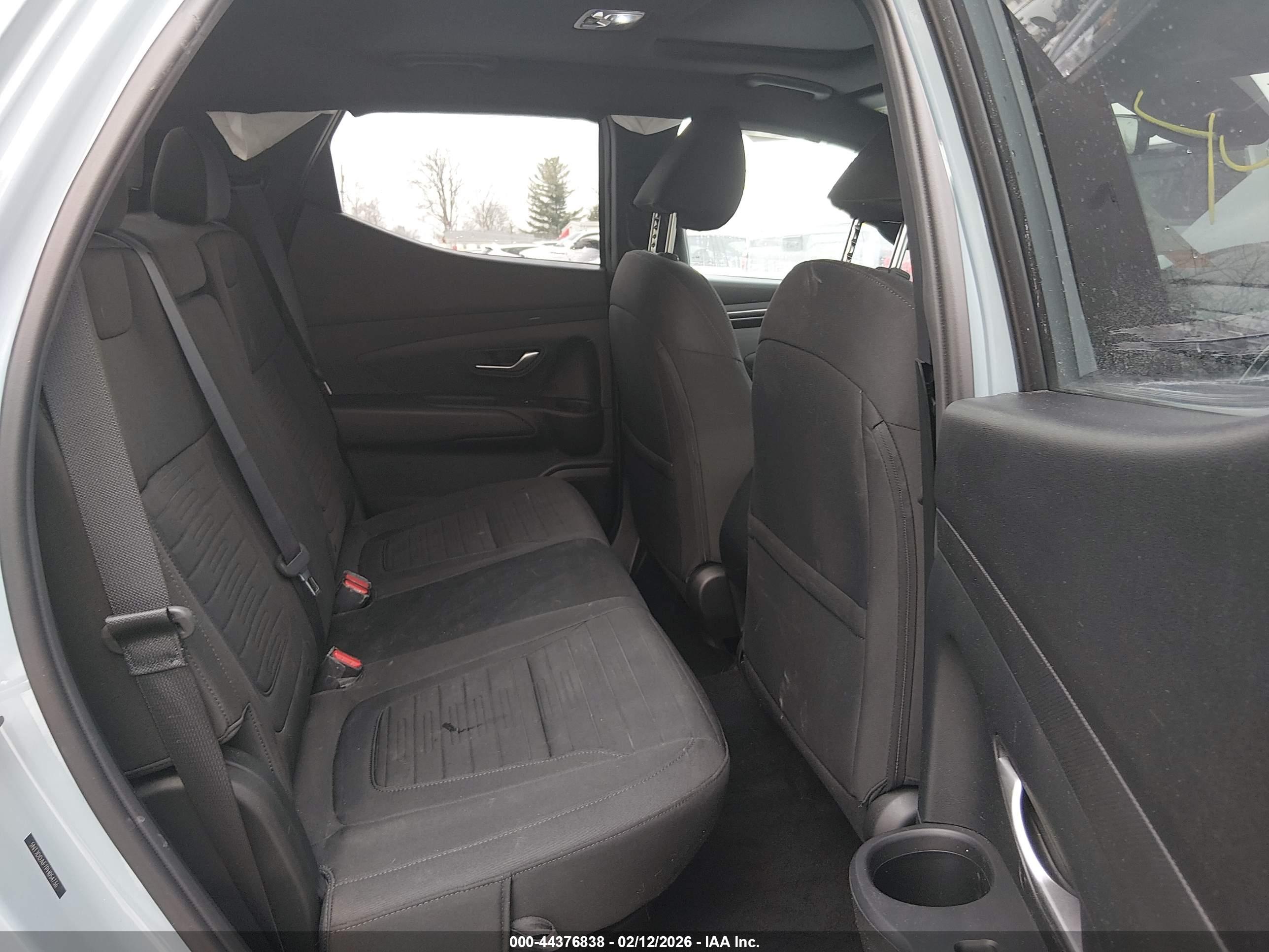 HYUNDAI SANTA image 8