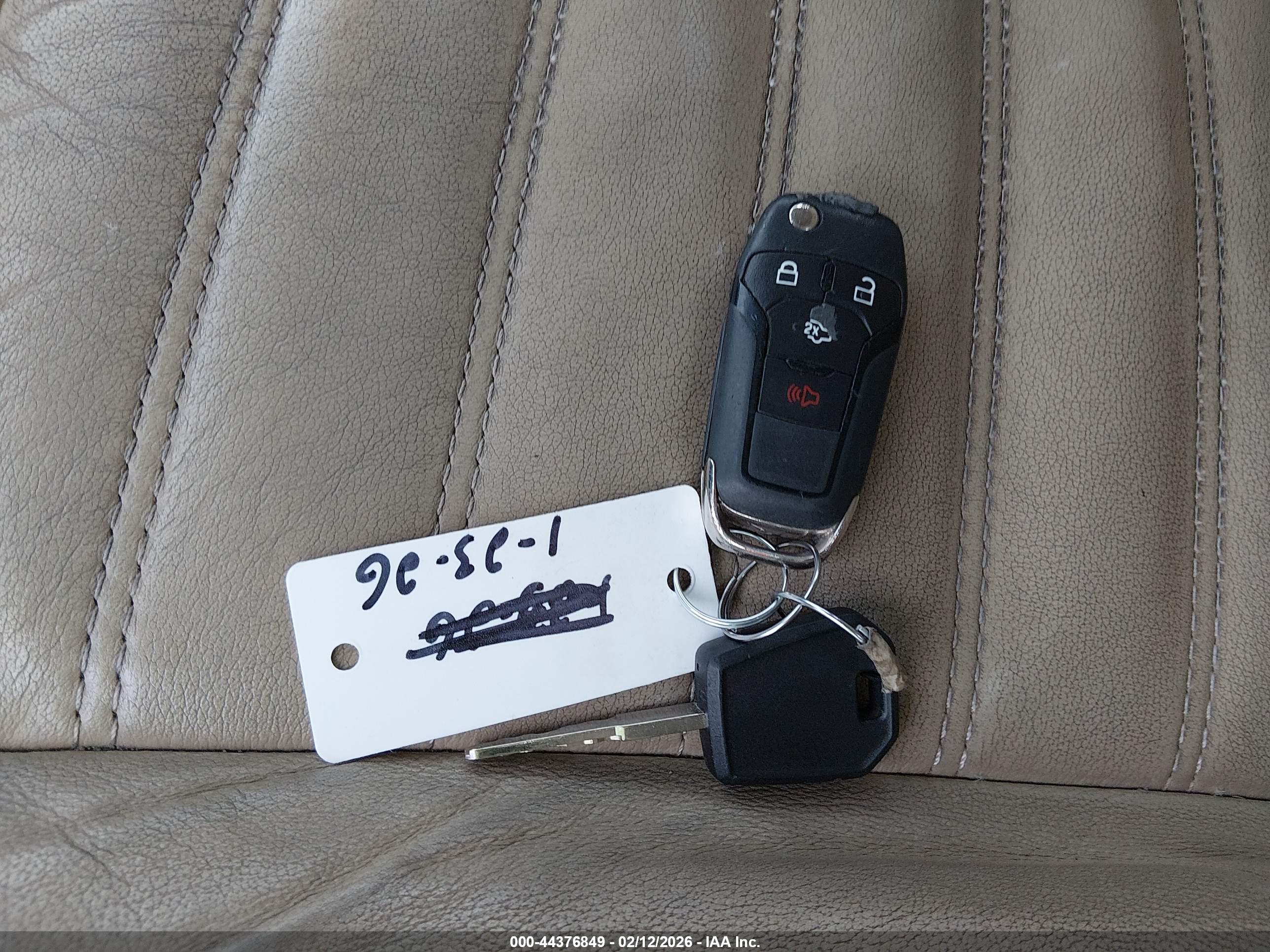 FORD FUSION image 11