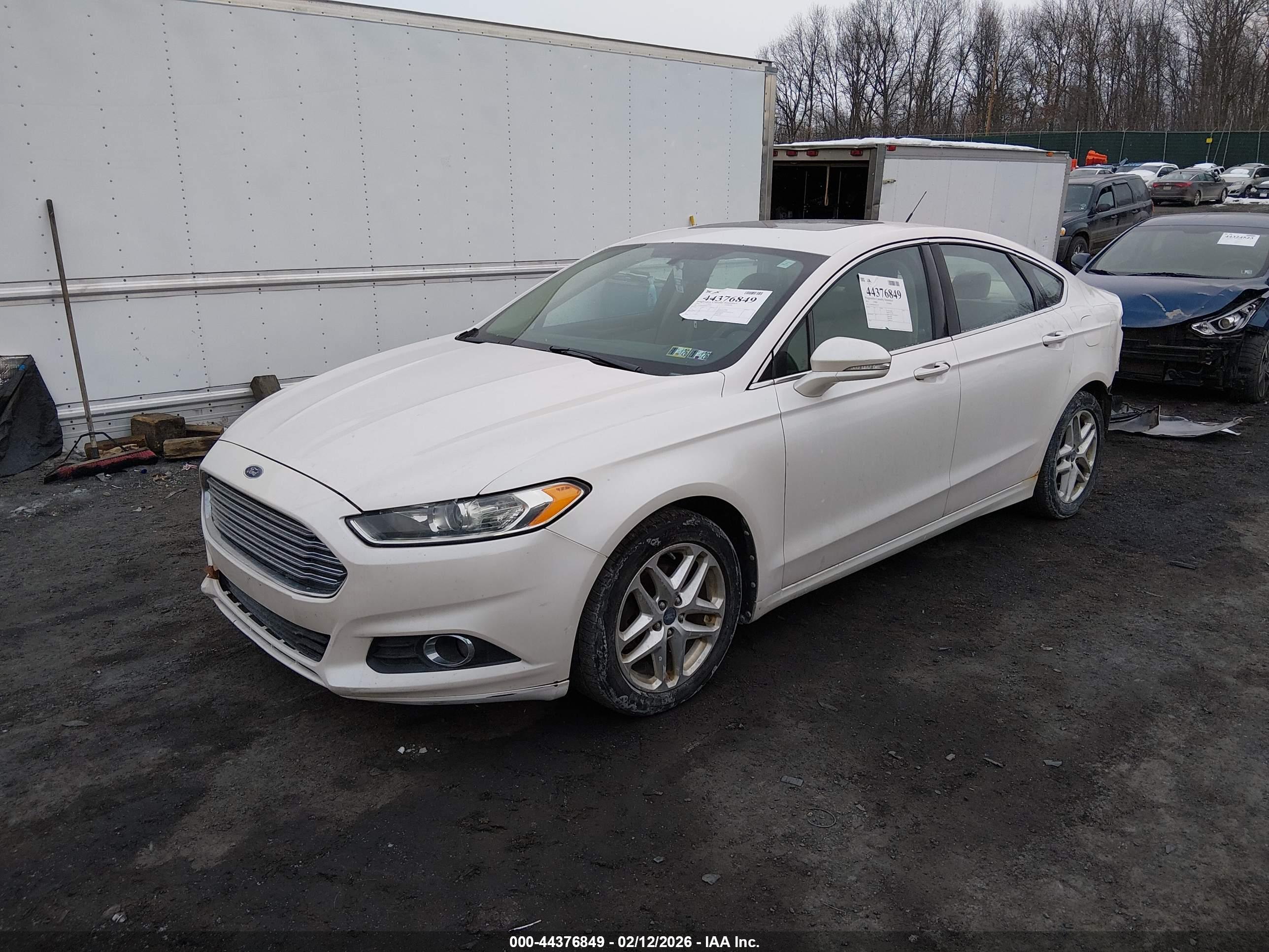 FORD FUSION image 2