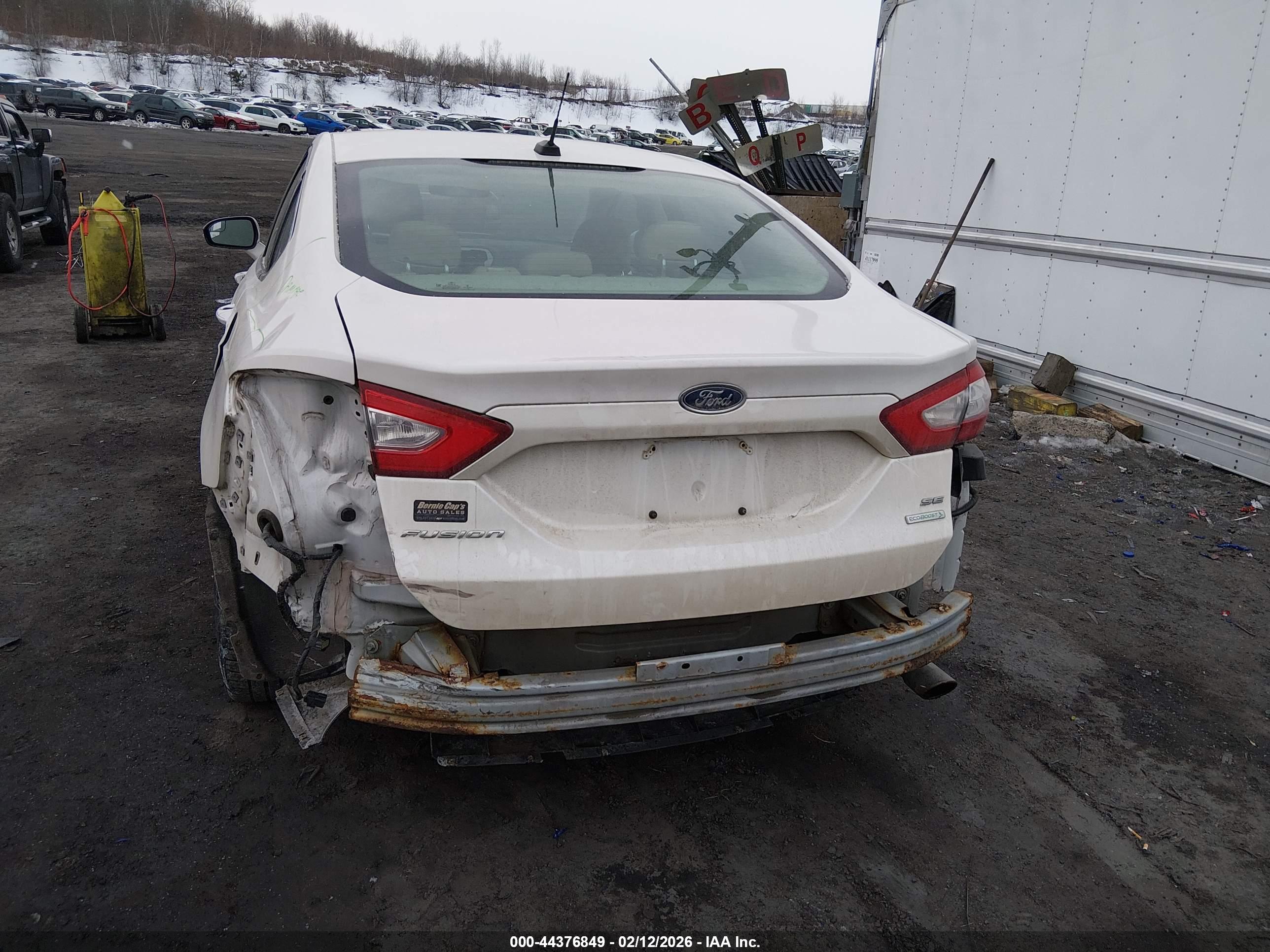 FORD FUSION image 6