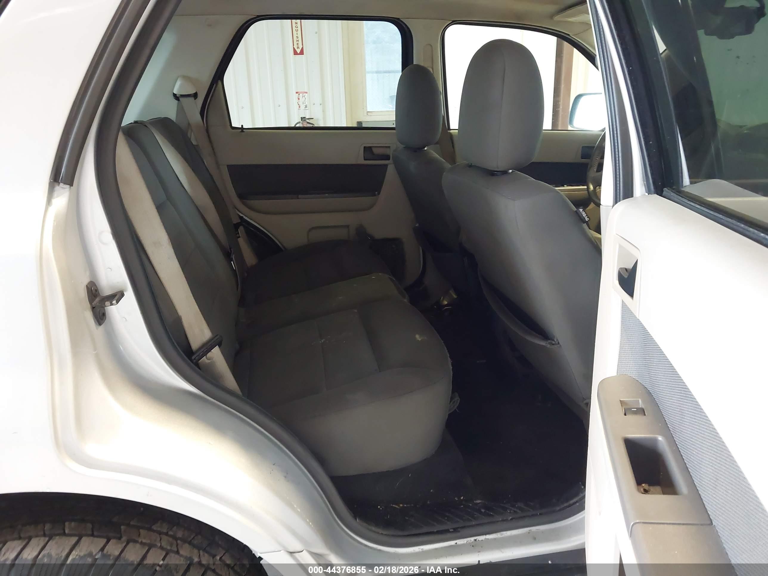 FORD ESCAPE image 8