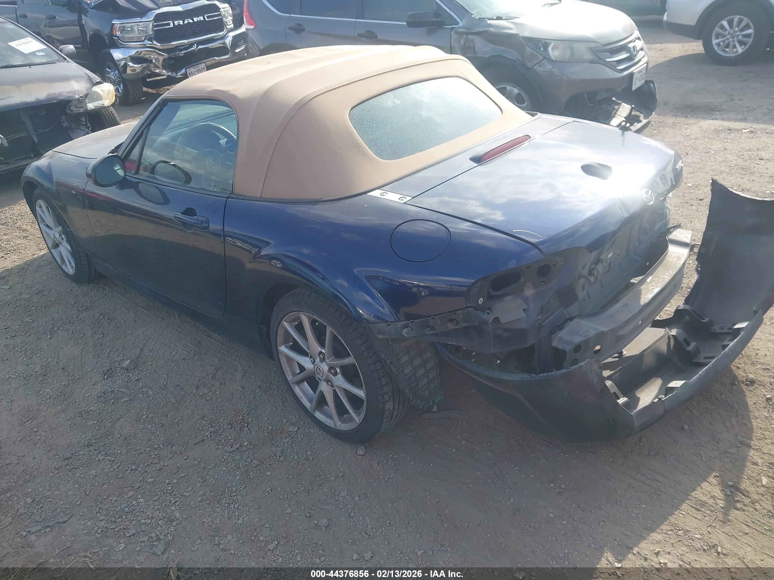 MAZDA MX-5 image 3