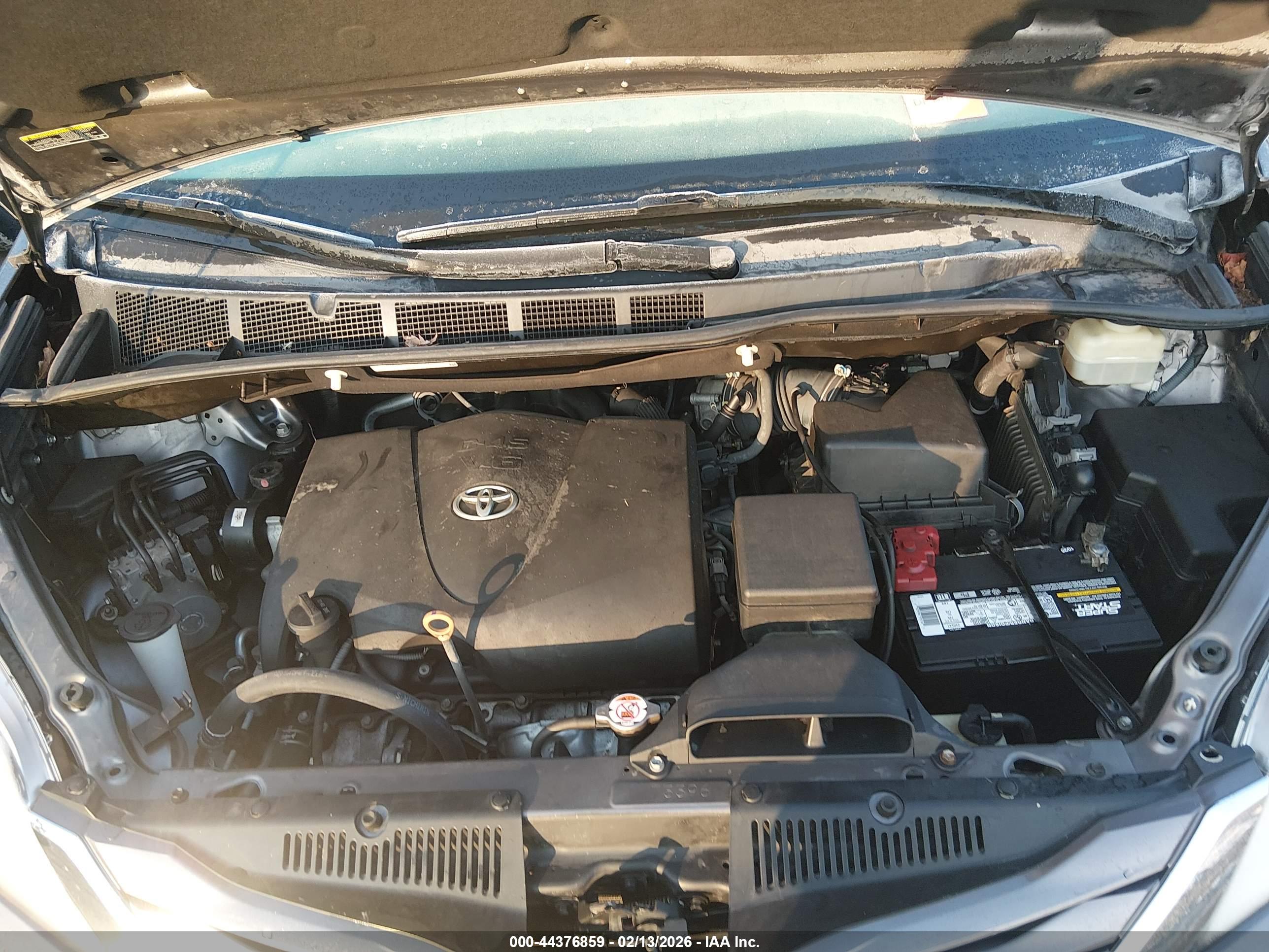 TOYOTA SIENNA image 10