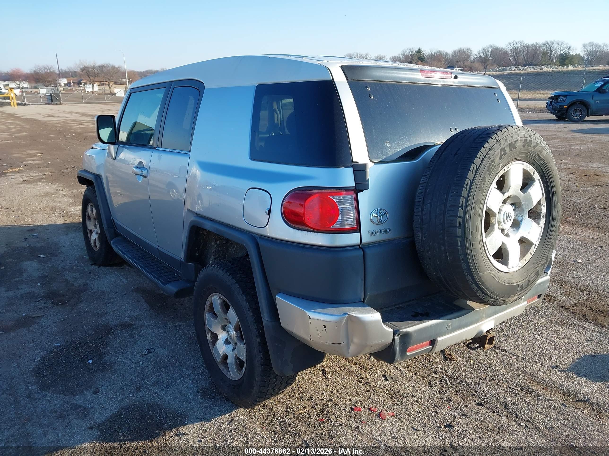TOYOTA FJ image 3