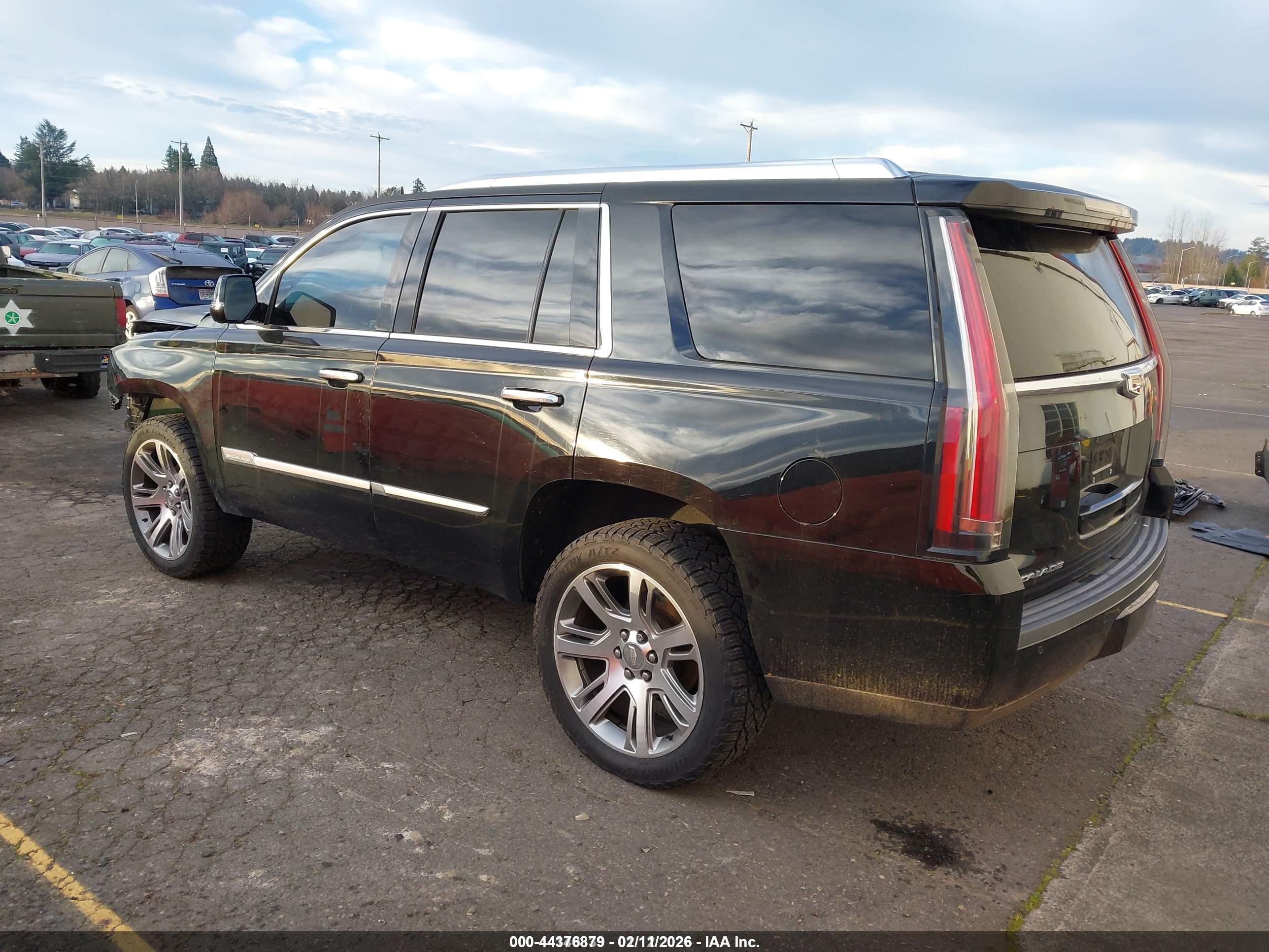 CADILLAC ESCALADE image 3