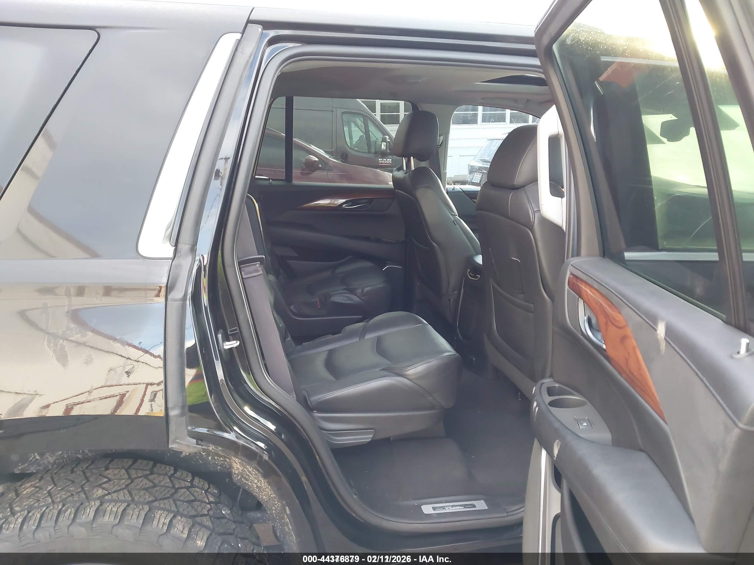 CADILLAC ESCALADE image 8