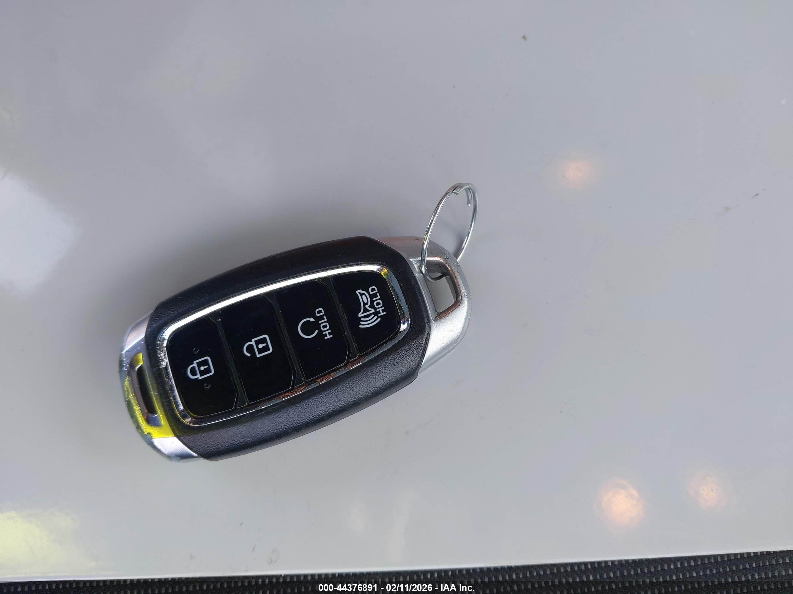 HYUNDAI KONA image 11