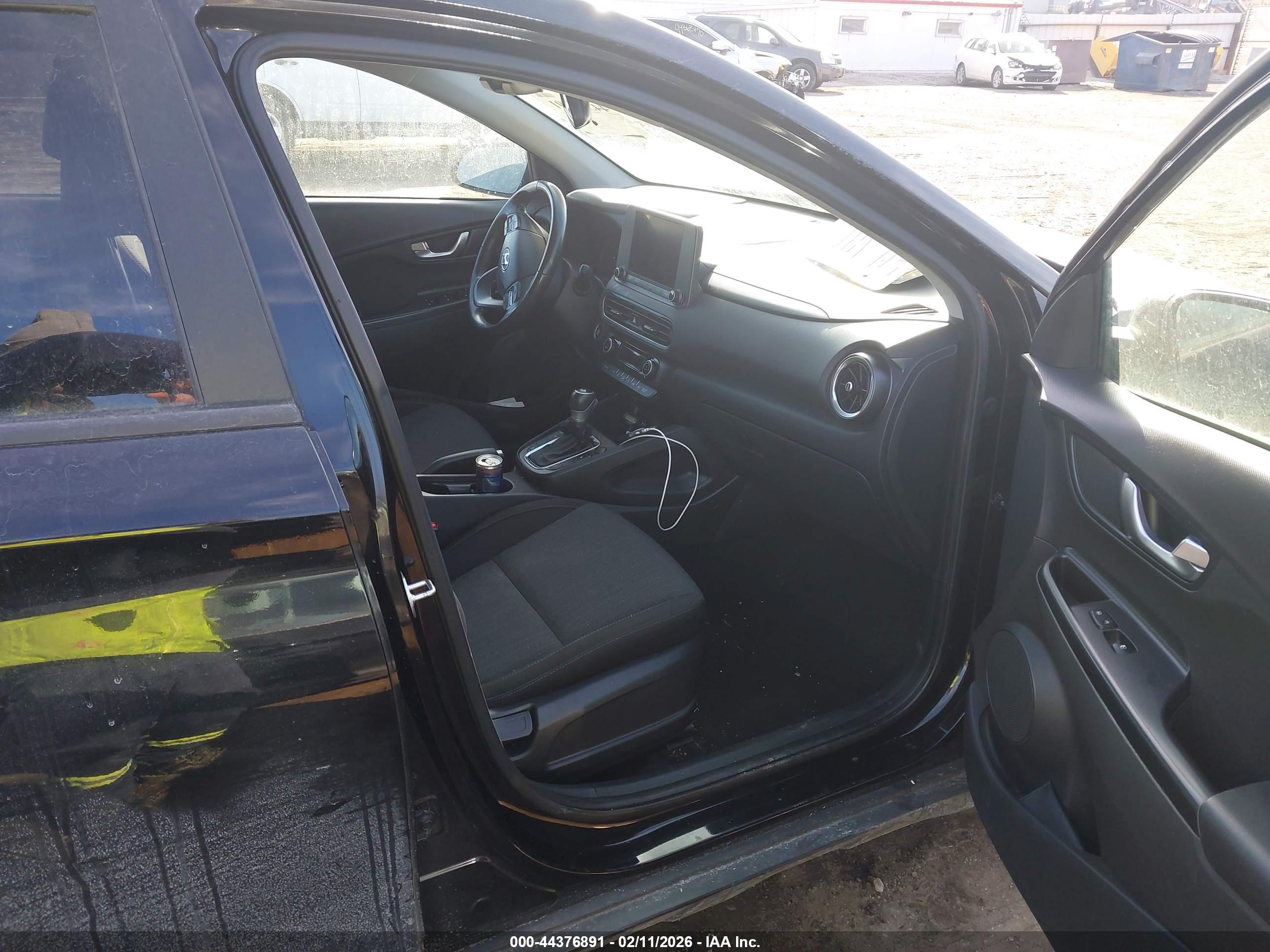 HYUNDAI KONA image 5
