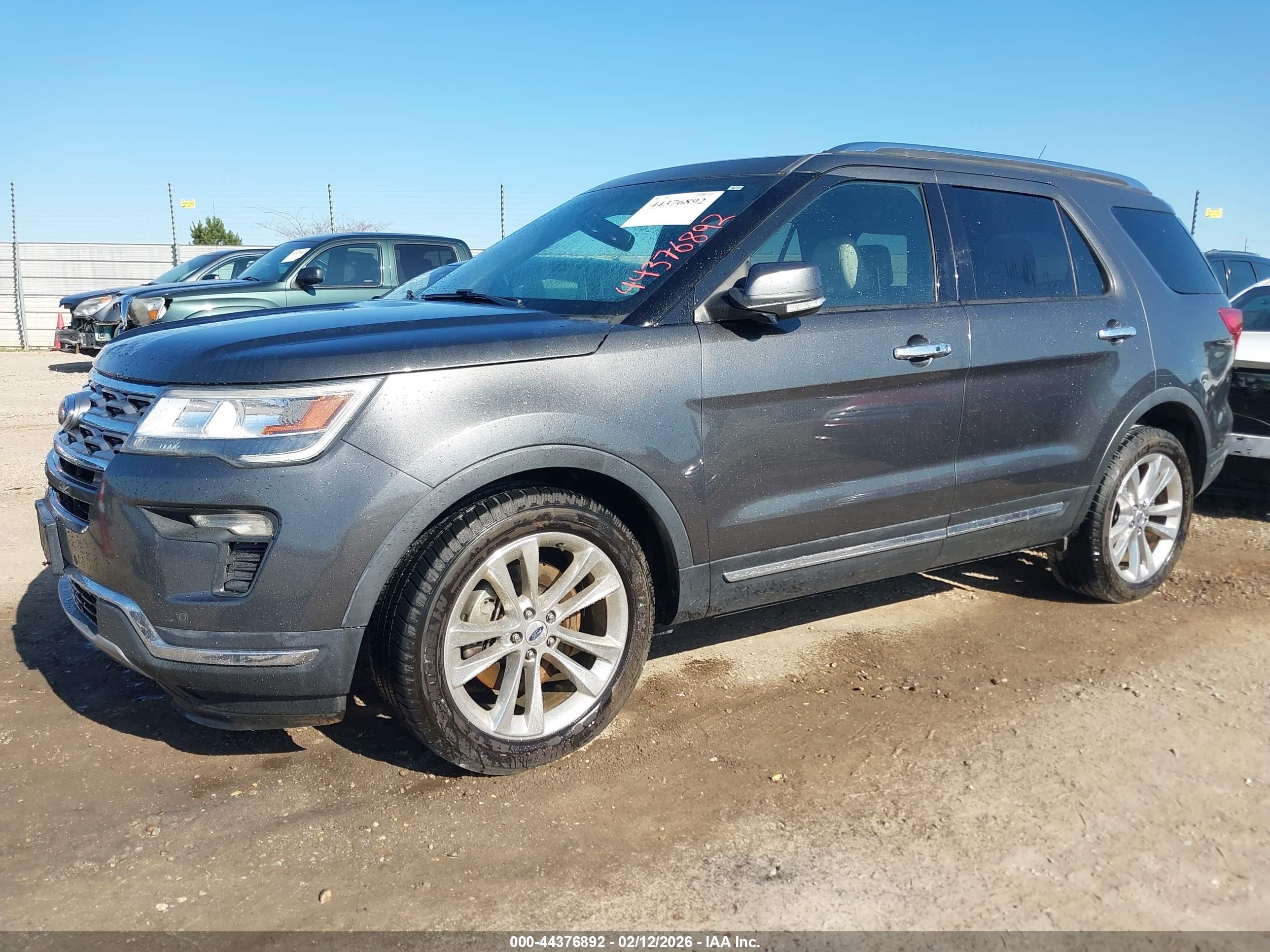 FORD EXPLORER image 2