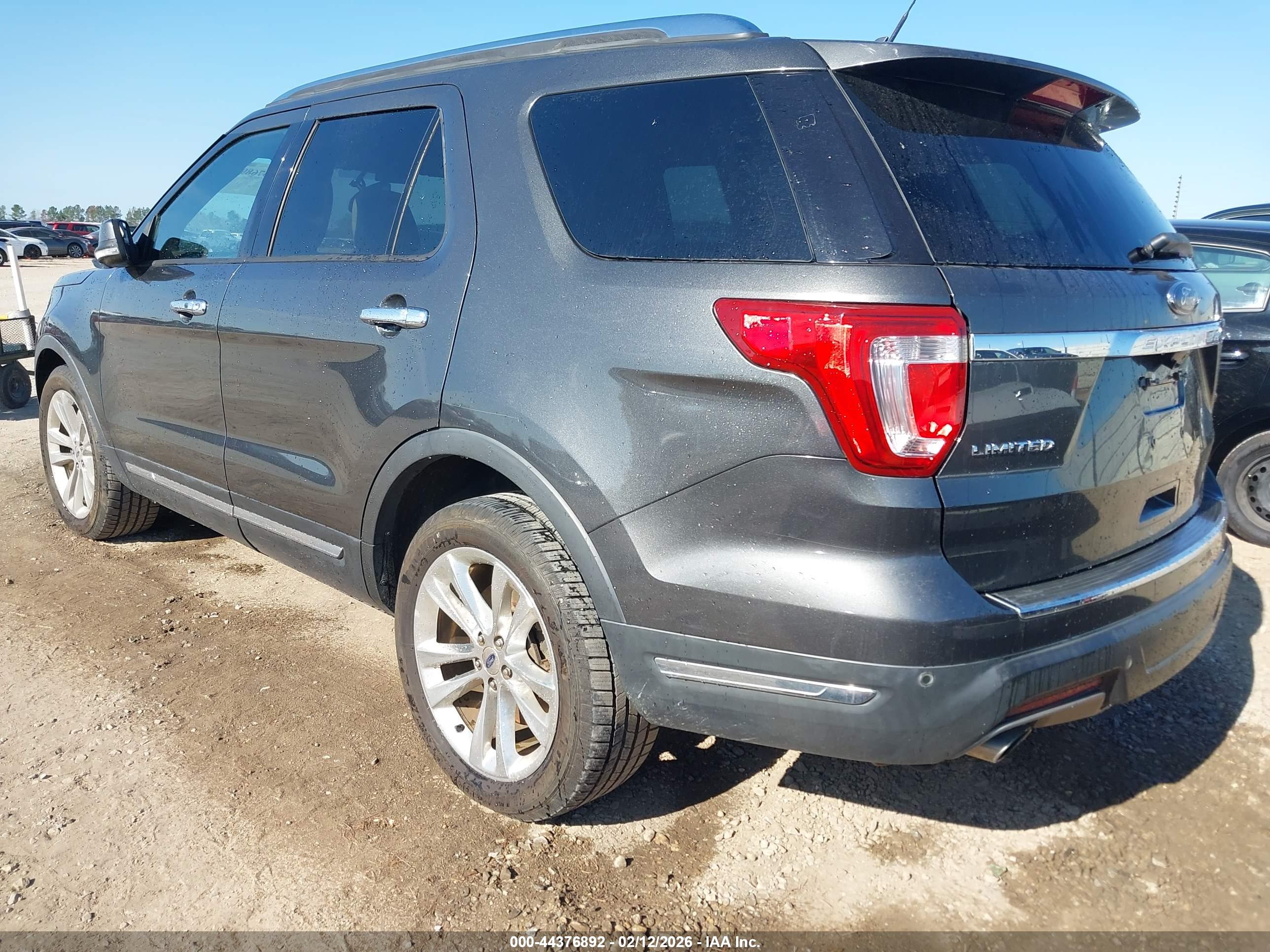 FORD EXPLORER image 3