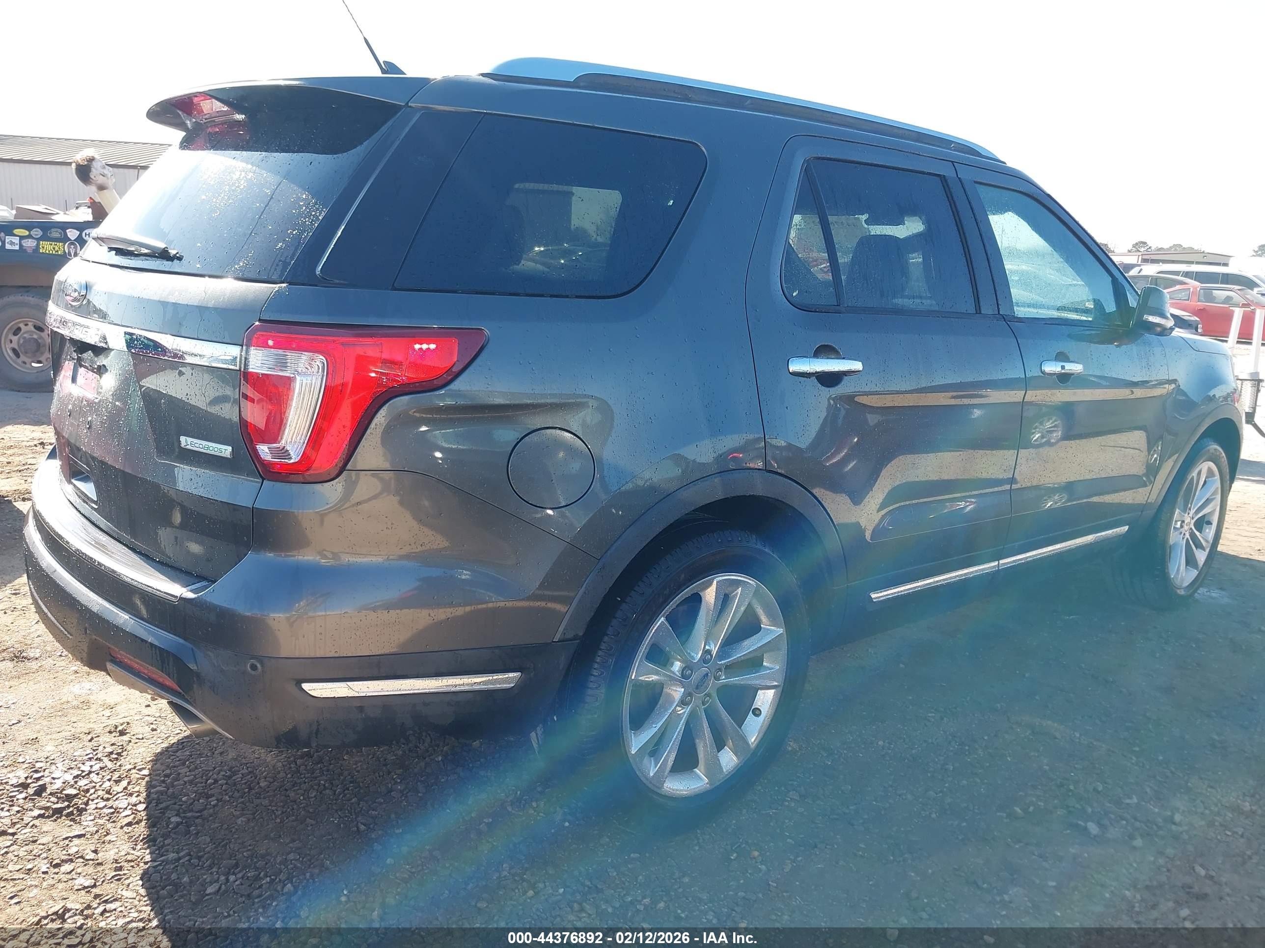 FORD EXPLORER image 4