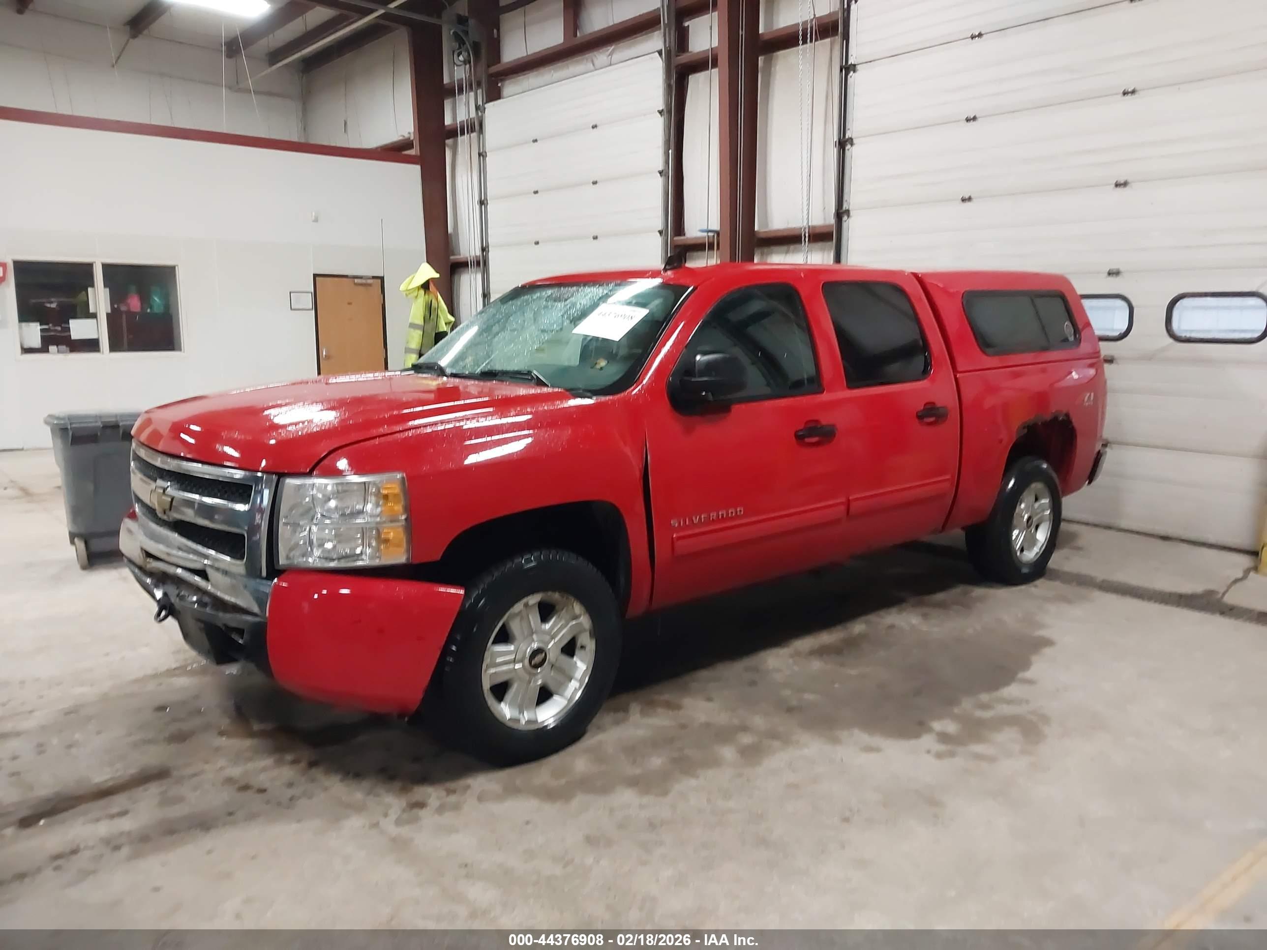 CHEVROLET SILVERADO image 2