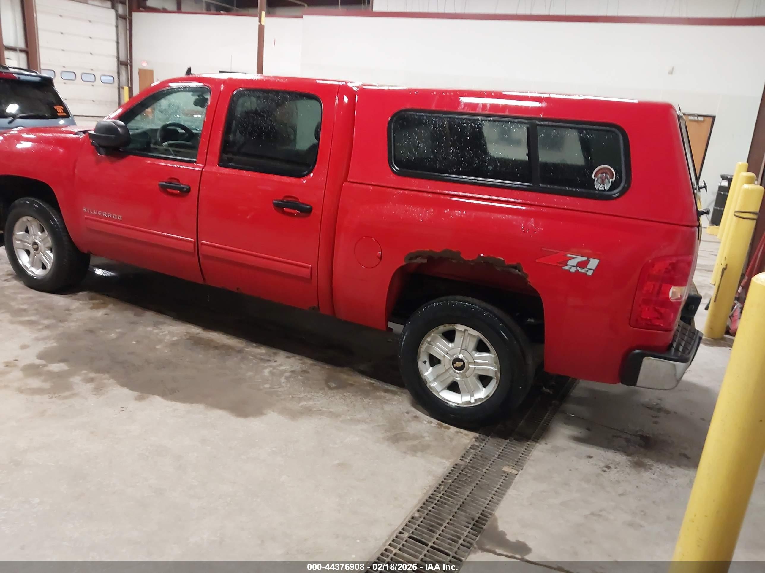 CHEVROLET SILVERADO image 3