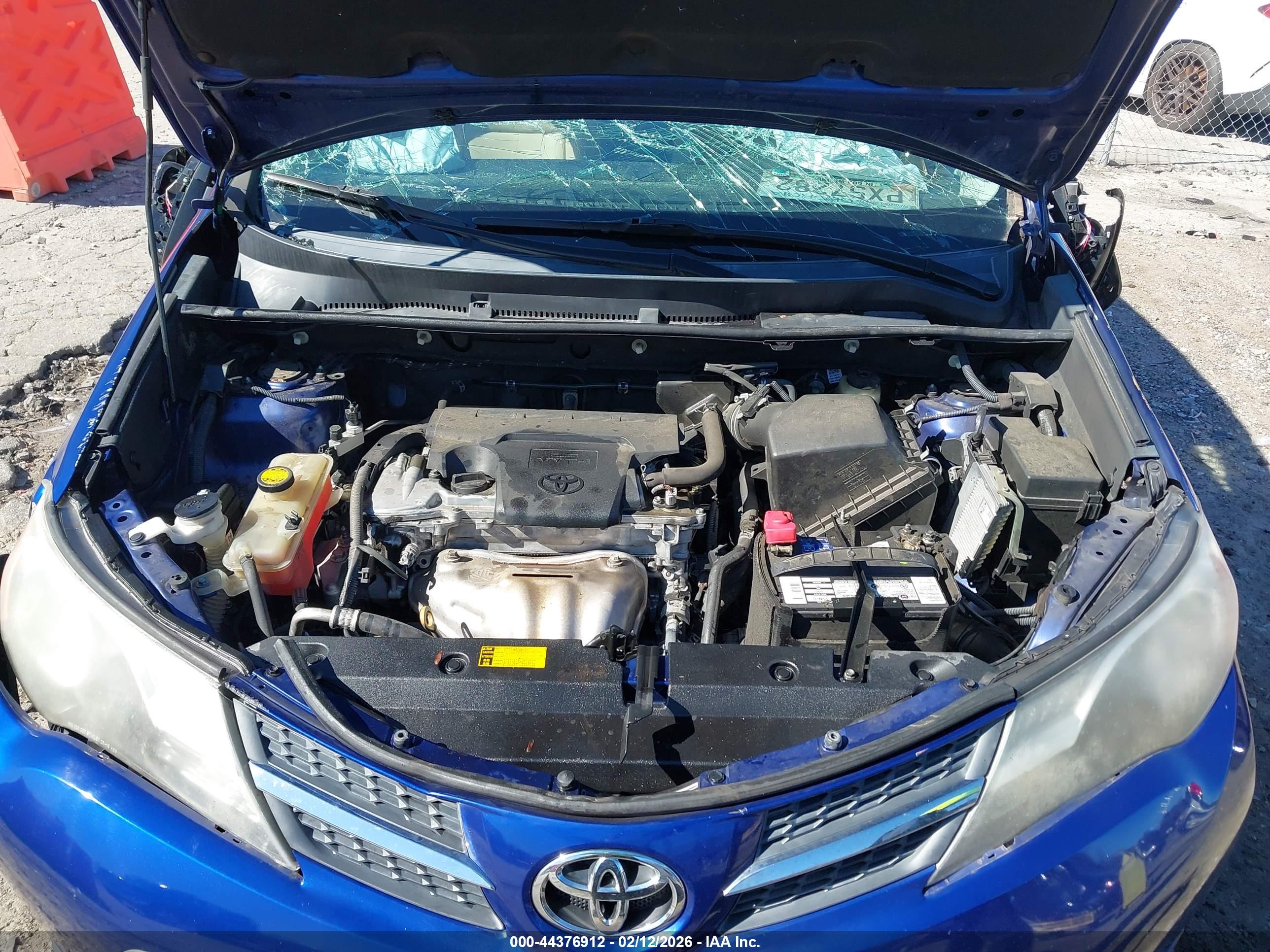 TOYOTA RAV4 image 10
