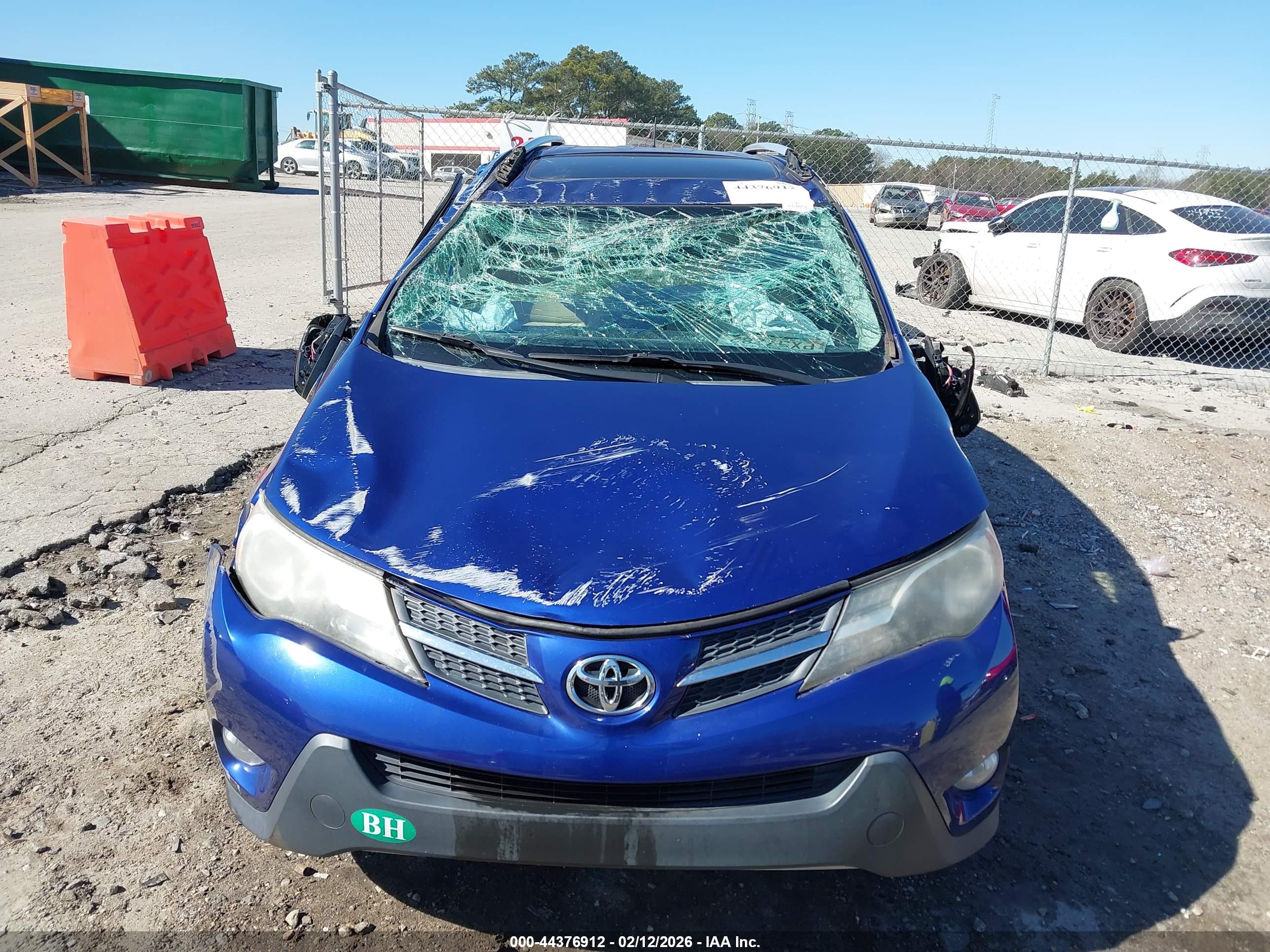 TOYOTA RAV4 image 6