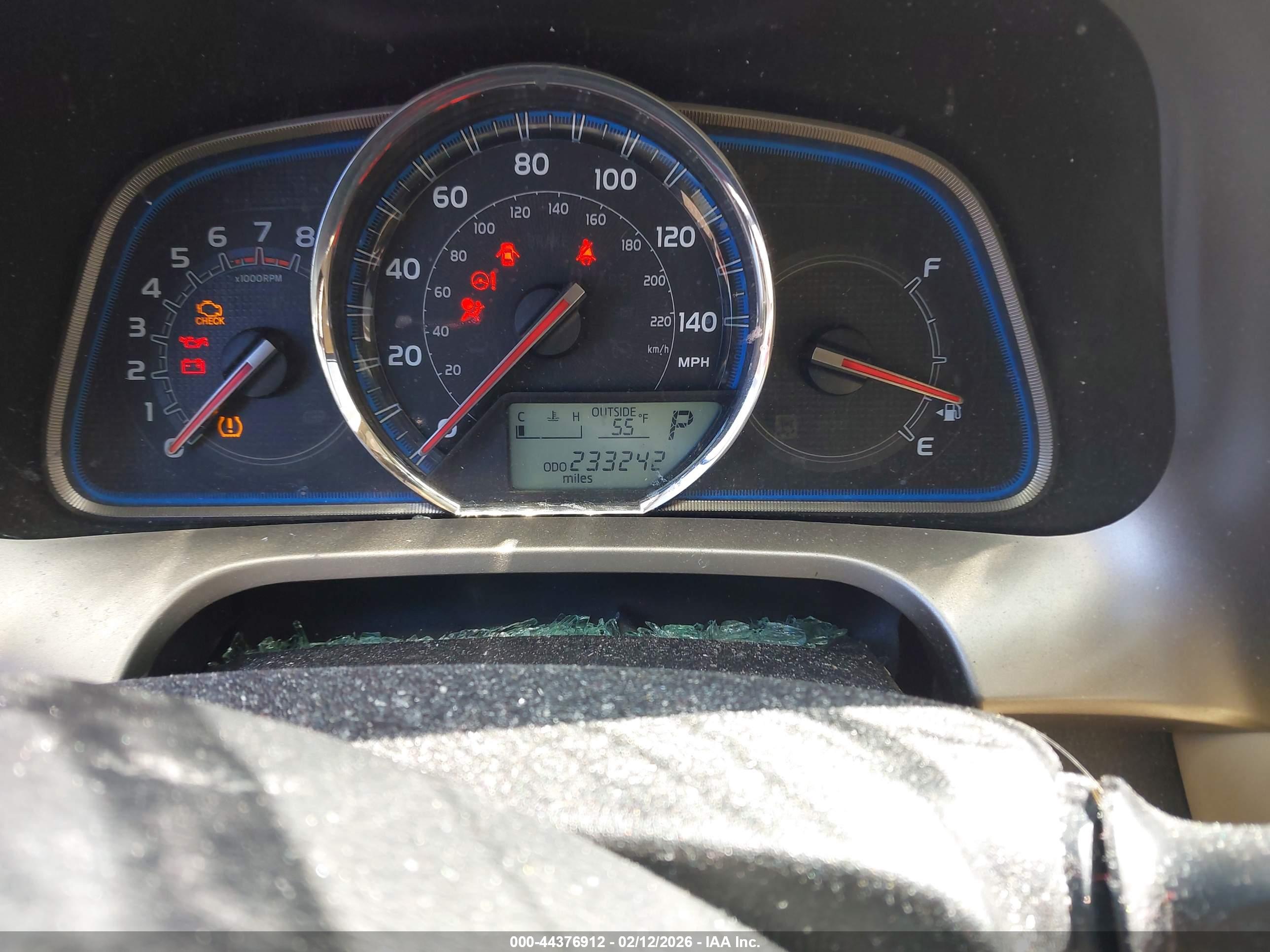 TOYOTA RAV4 image 7