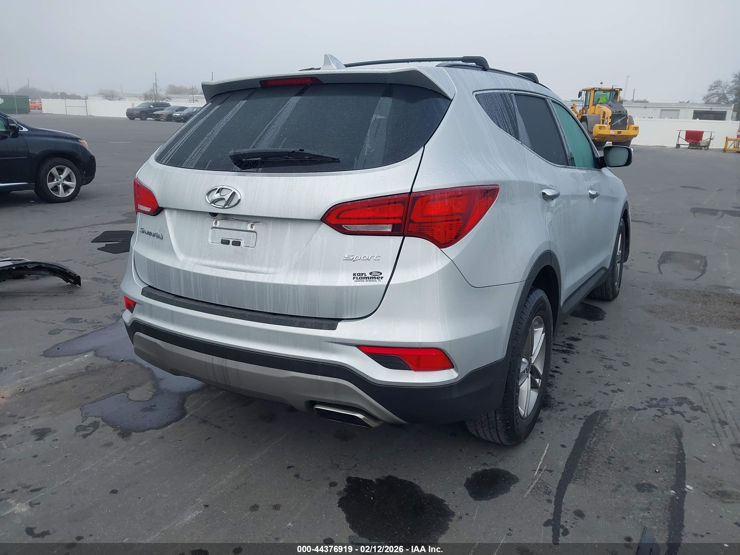HYUNDAI SANTA image 4