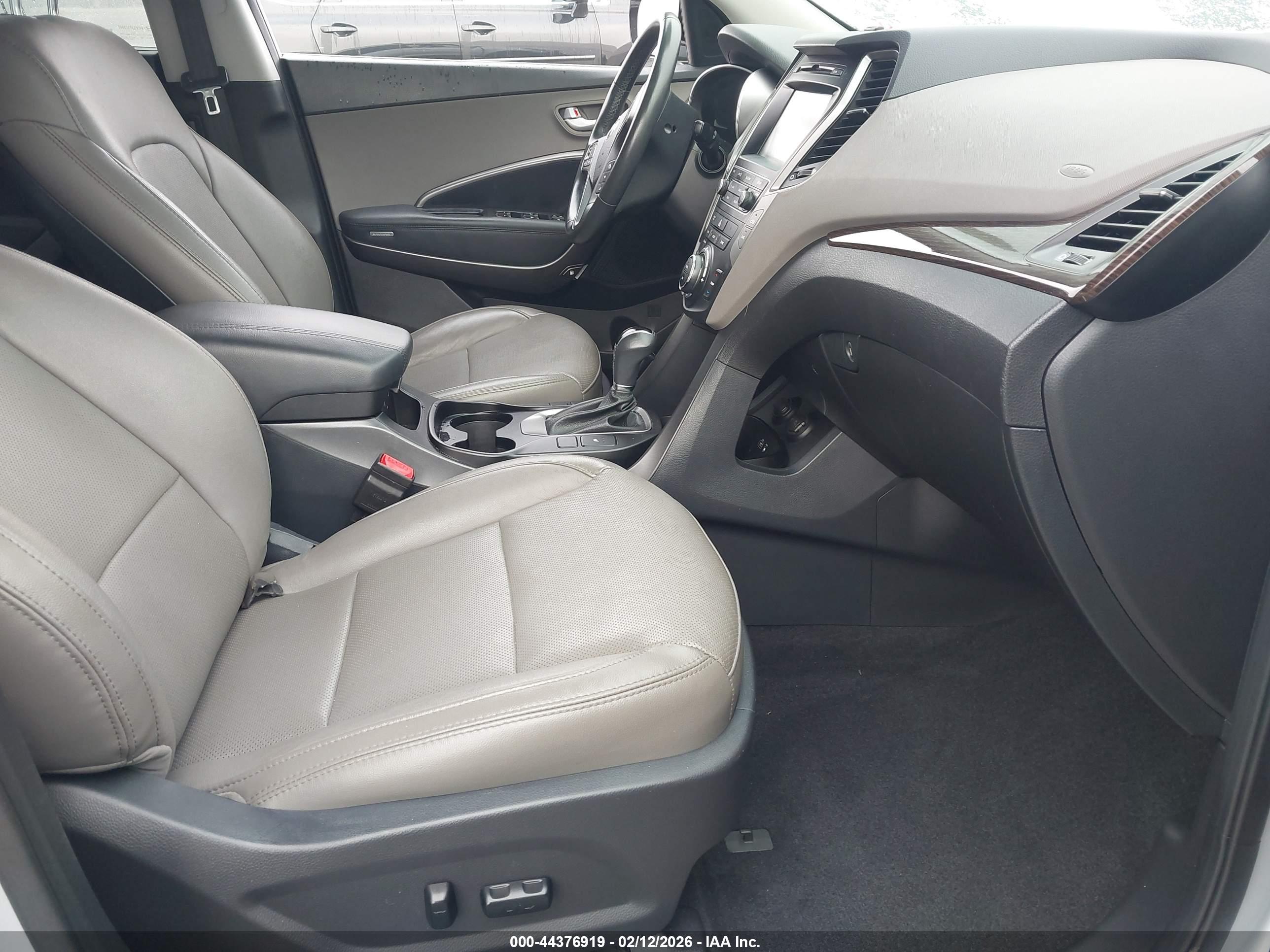 HYUNDAI SANTA image 5