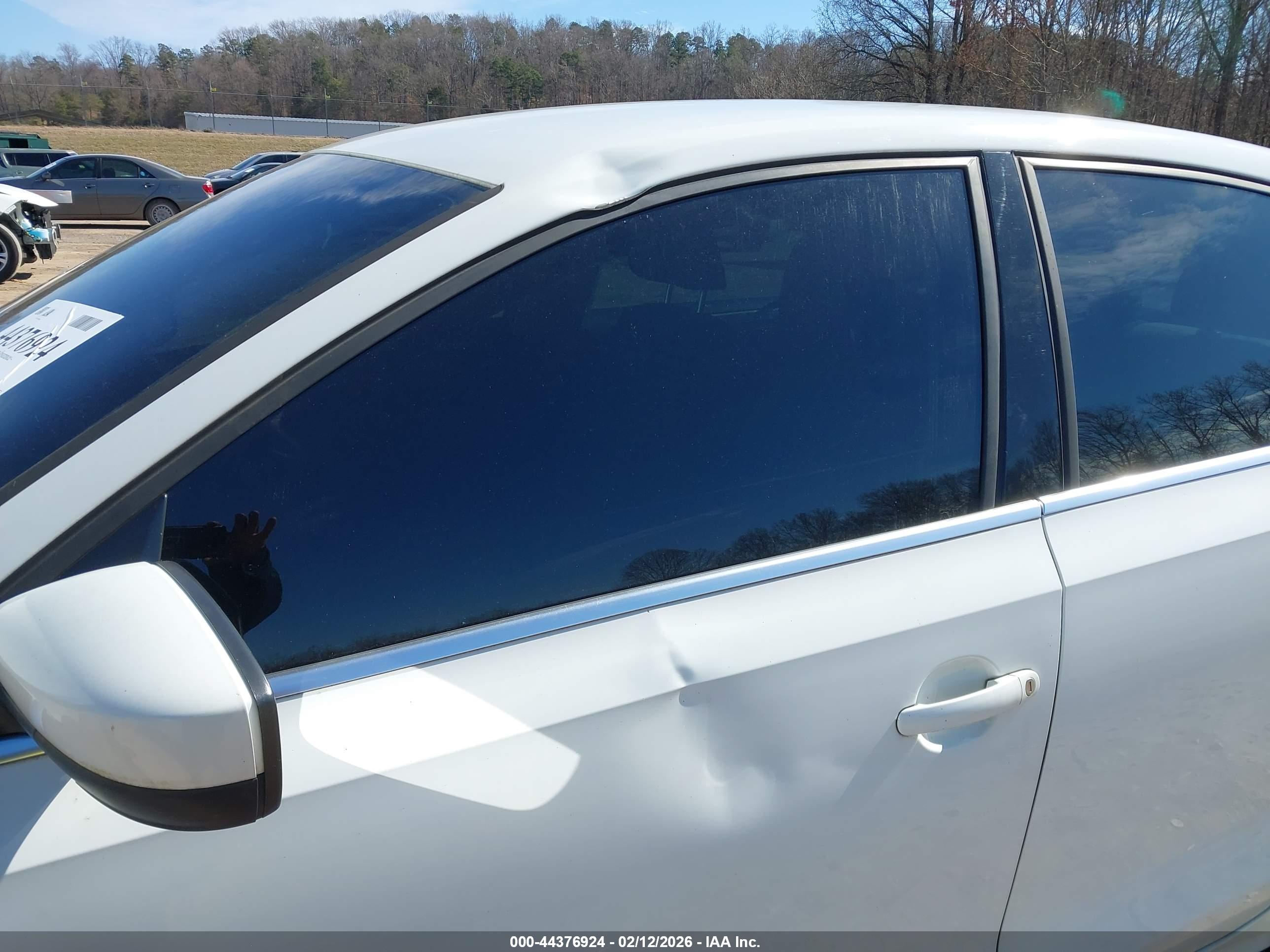VOLKSWAGEN JETTA image 6