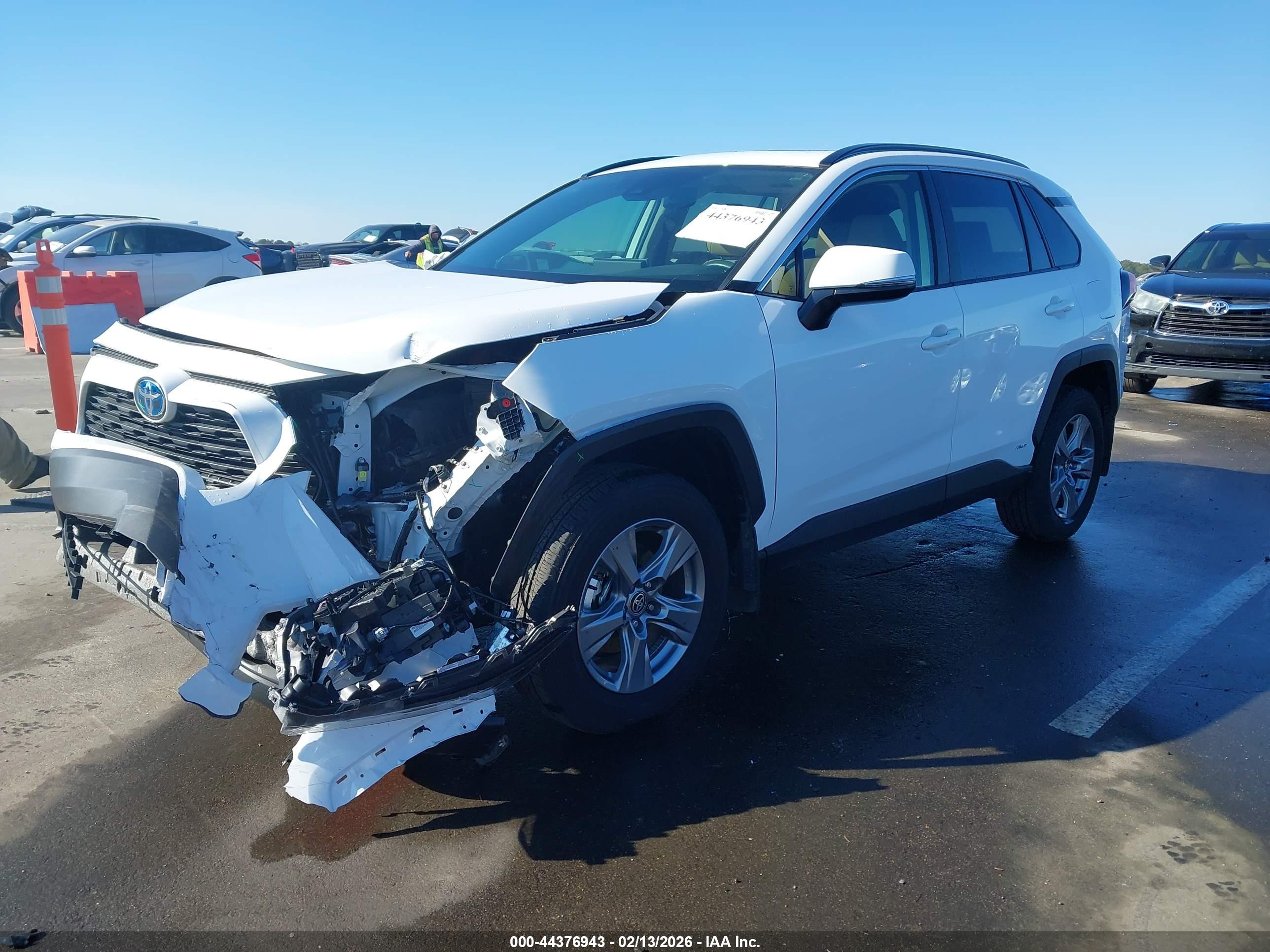 TOYOTA RAV4 image 2