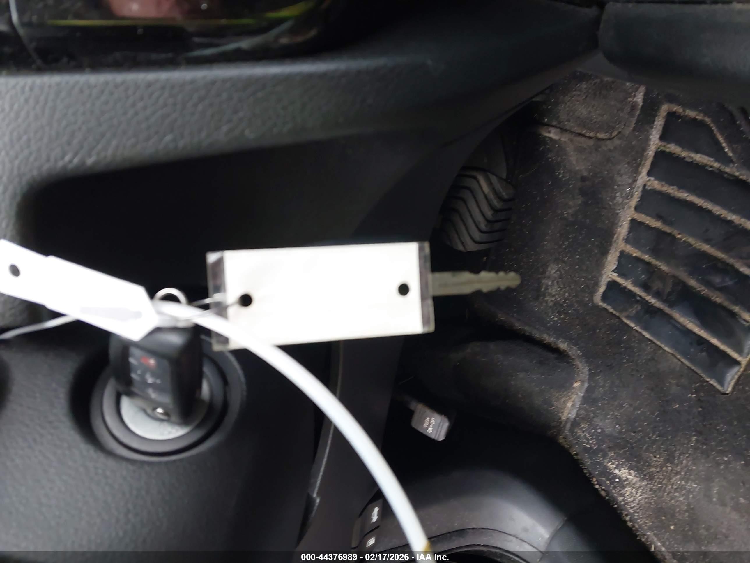 NISSAN ROGUE image 11