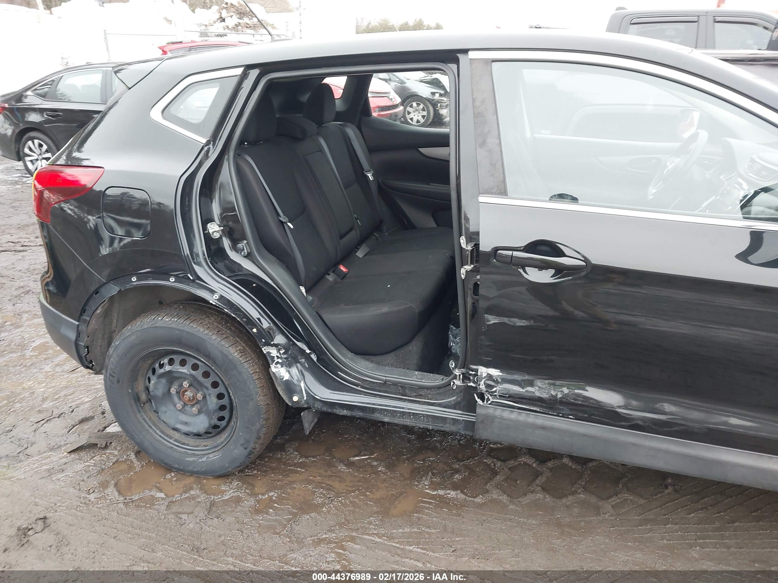 NISSAN ROGUE image 6