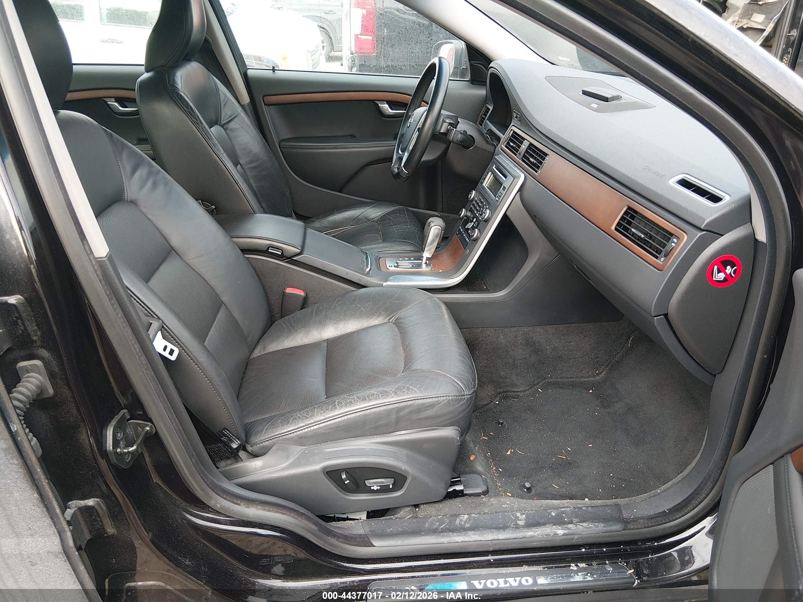 VOLVO S80 image 5