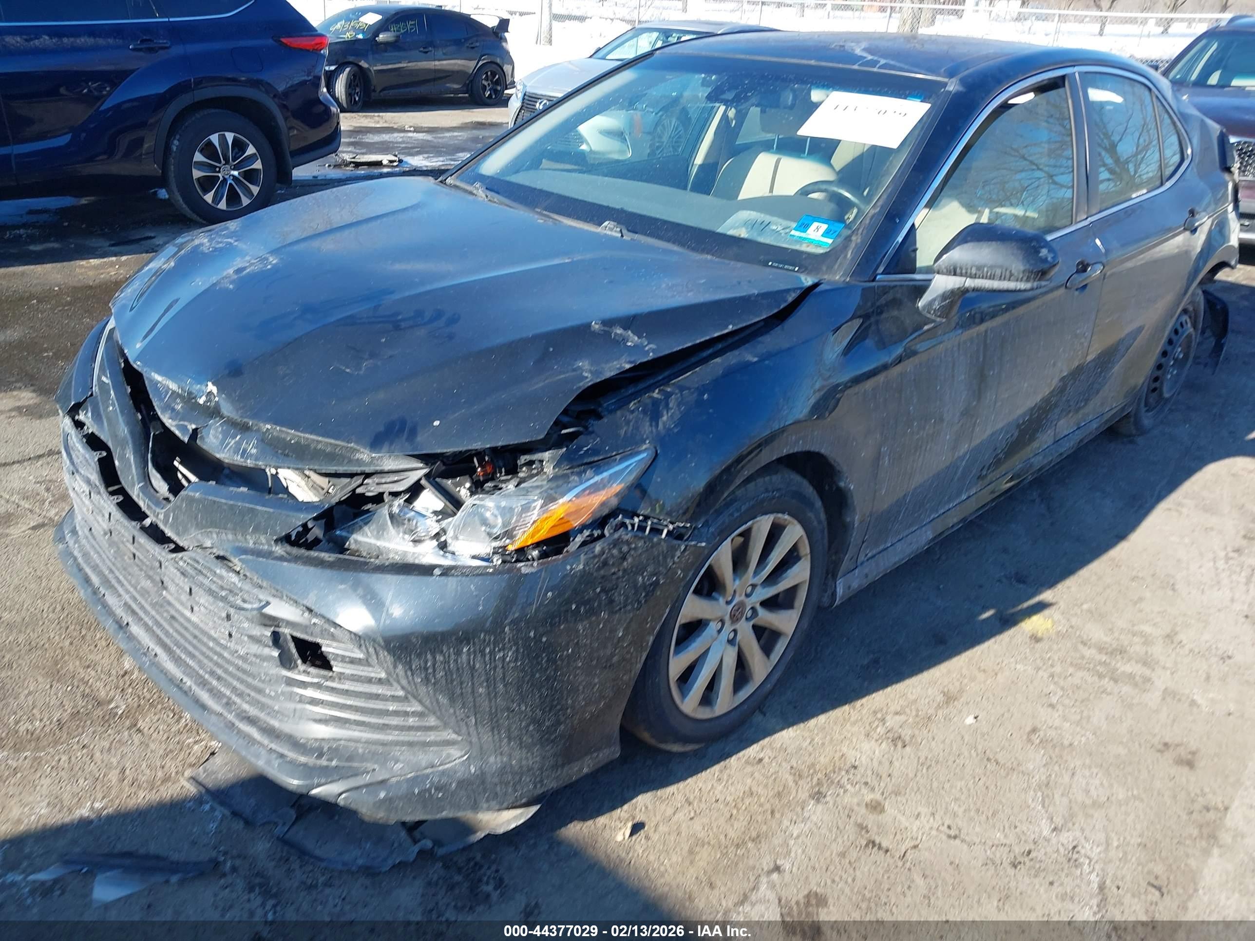 TOYOTA CAMRY image 2