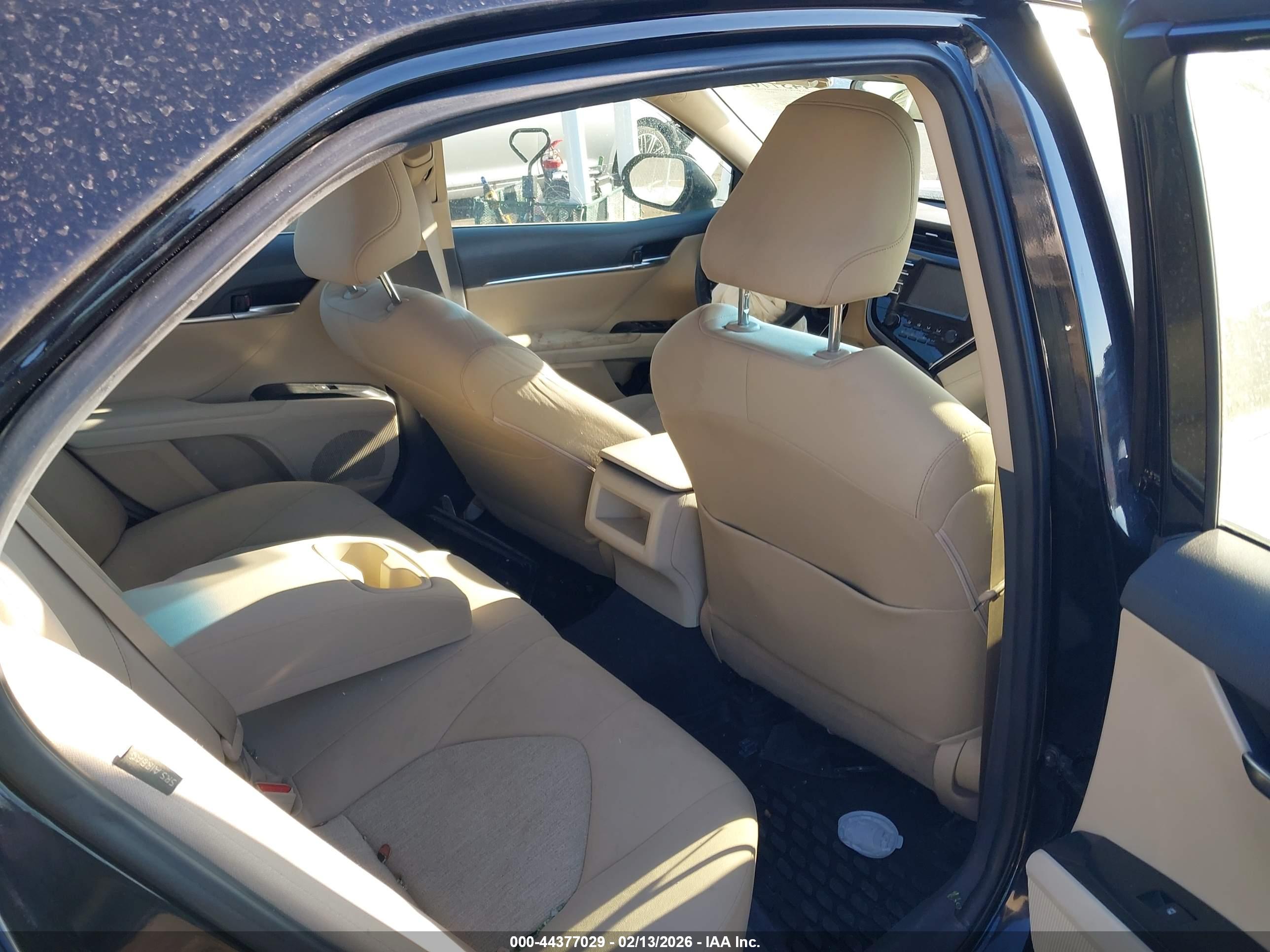 TOYOTA CAMRY image 8