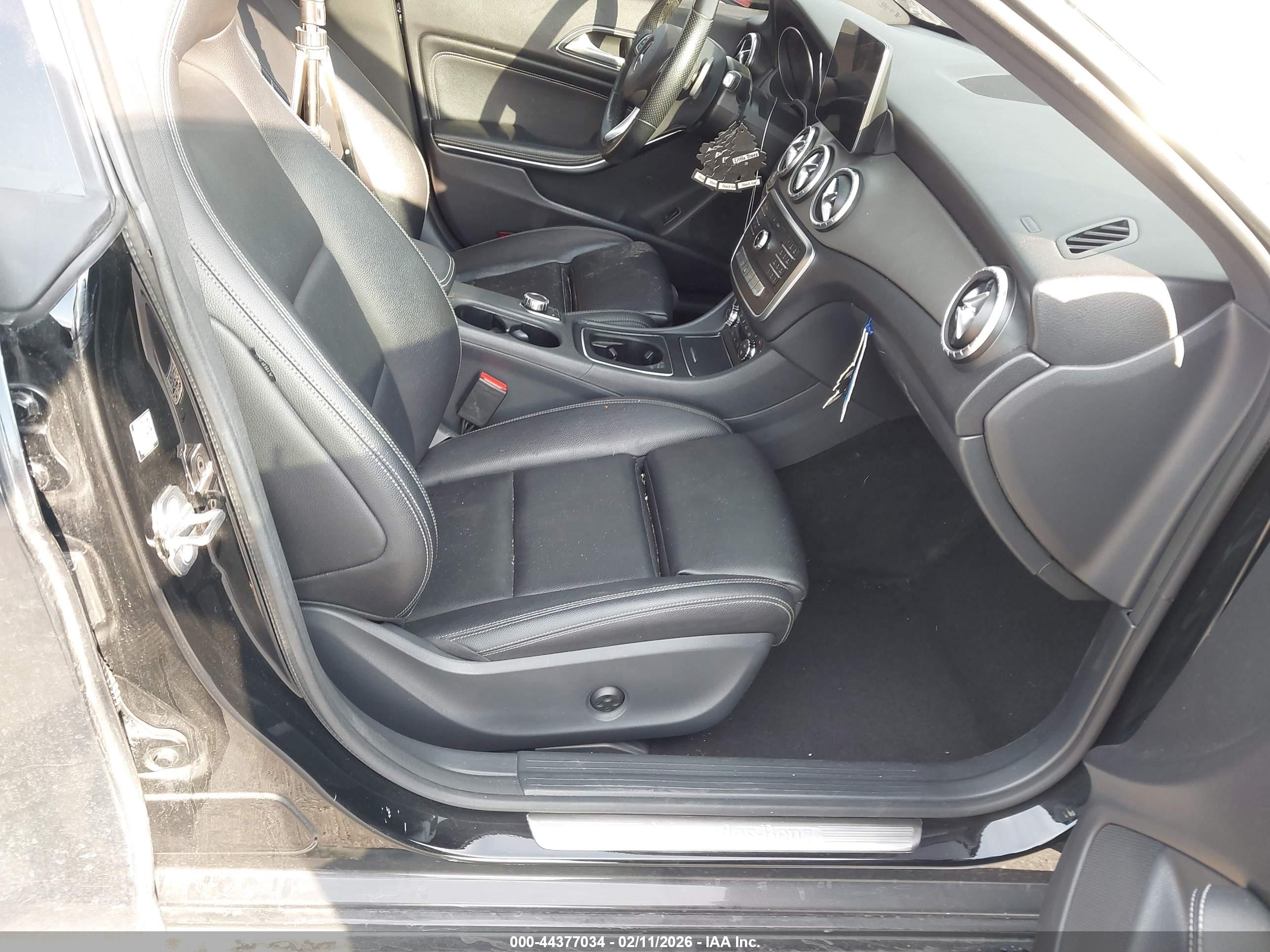 MERCEDES-BENZ CLA image 5
