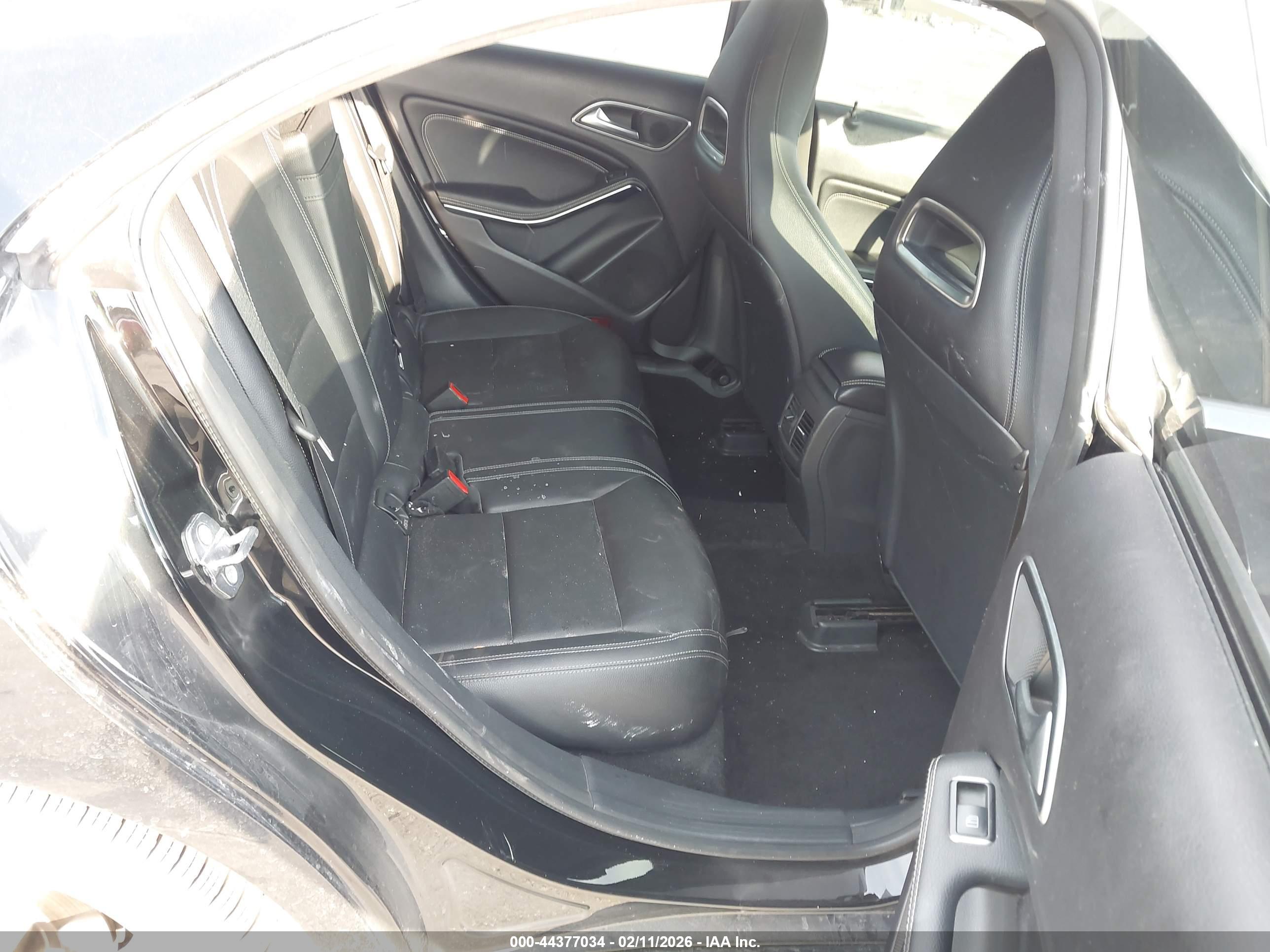 MERCEDES-BENZ CLA image 8