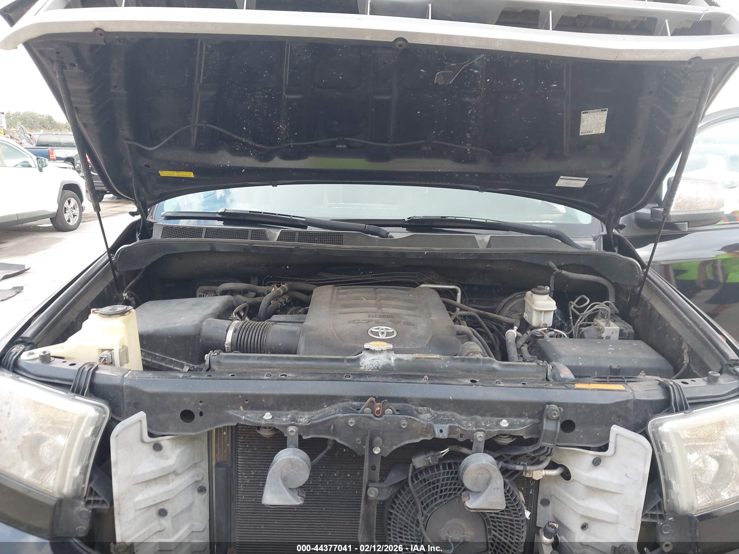 TOYOTA SEQUOIA image 10