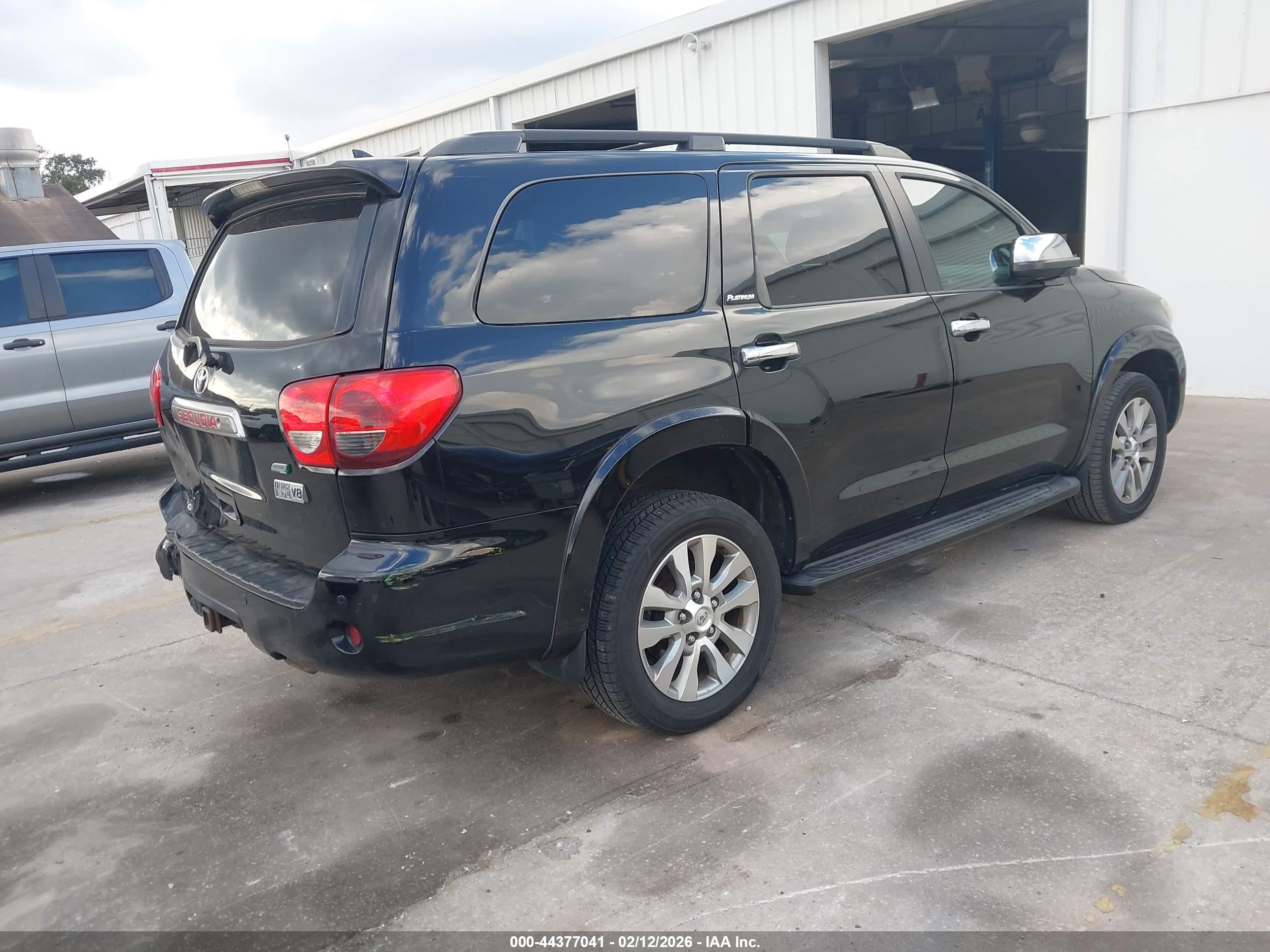 TOYOTA SEQUOIA image 4