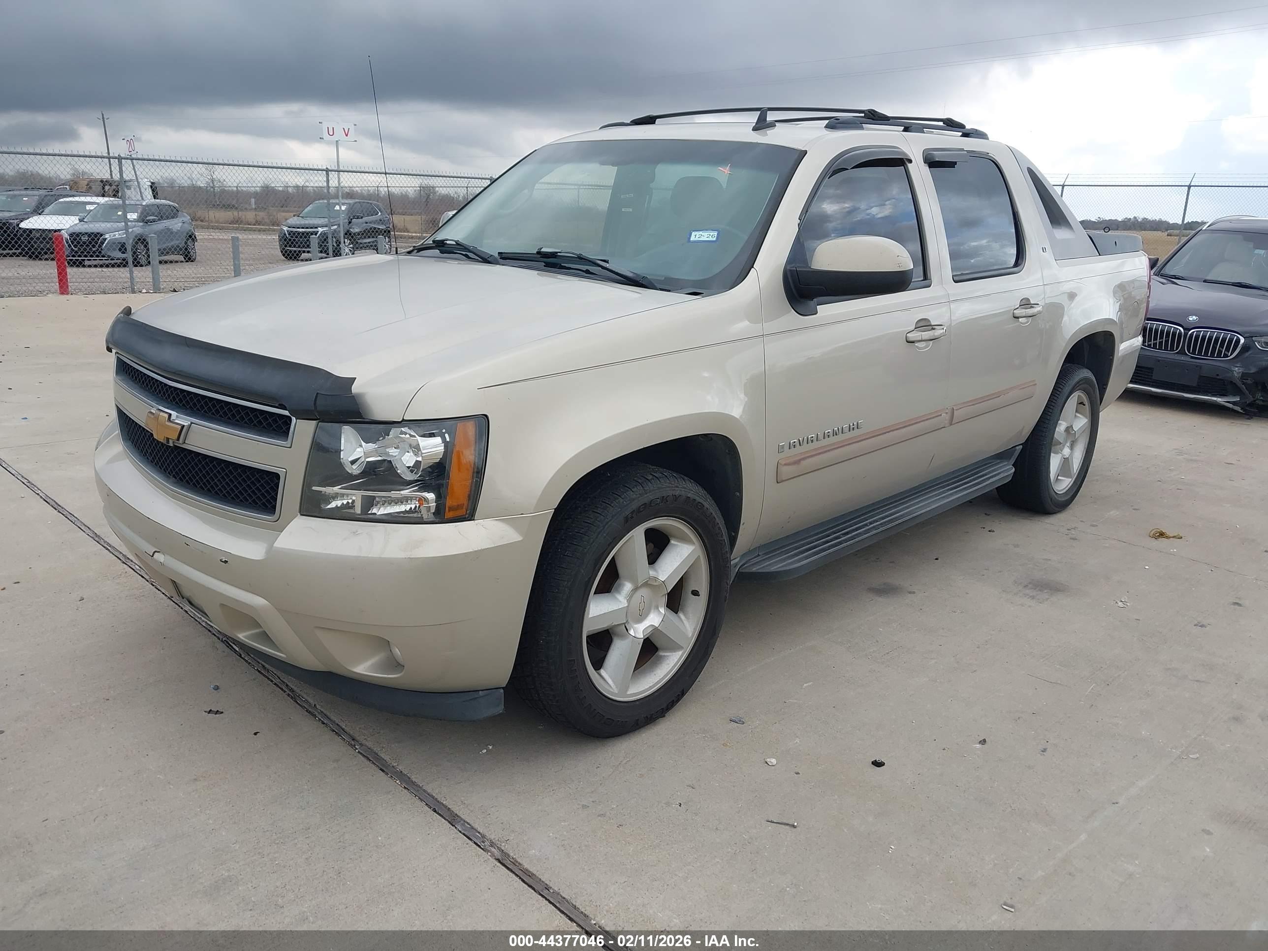 CHEVROLET AVALANCHE image 2