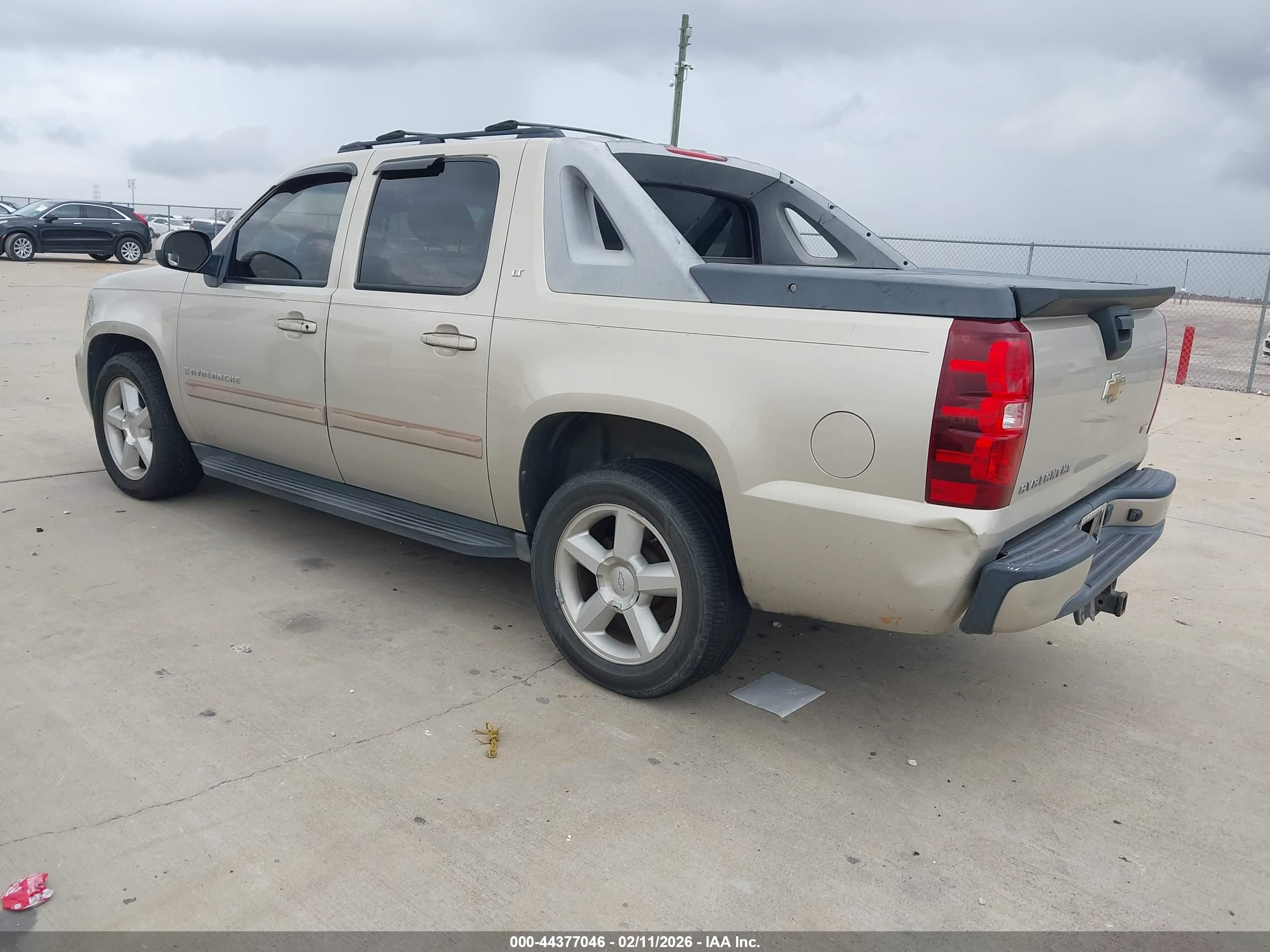 CHEVROLET AVALANCHE image 3