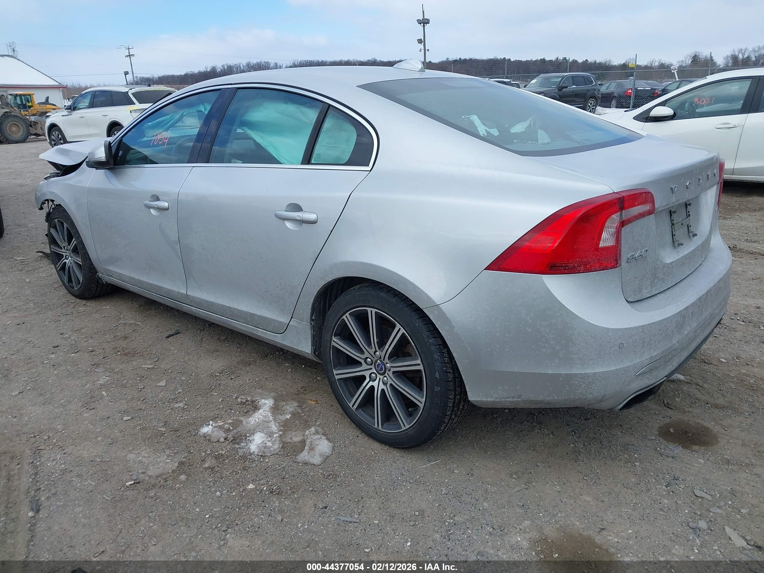 VOLVO S60 image 3