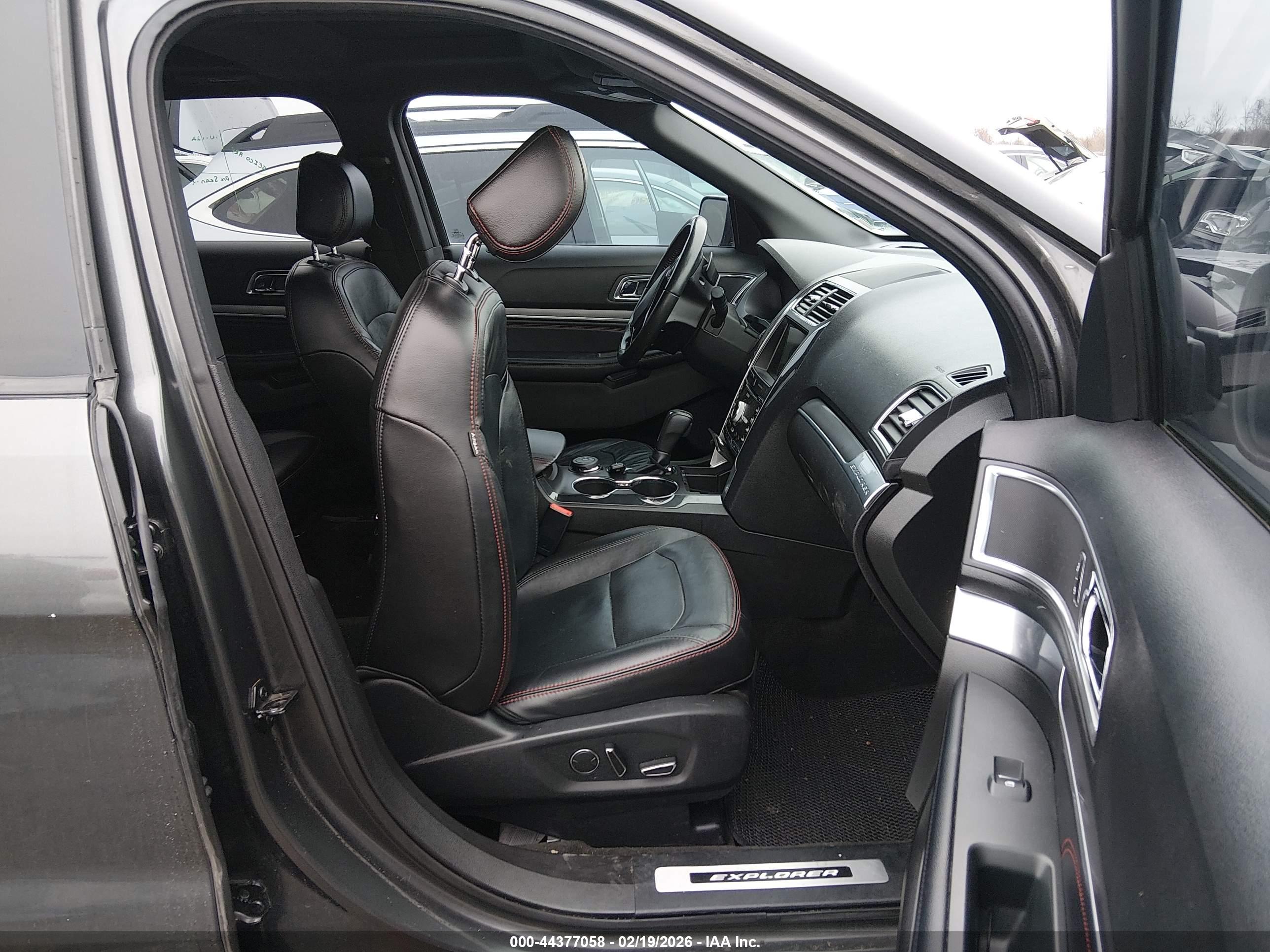FORD EXPLORER image 5