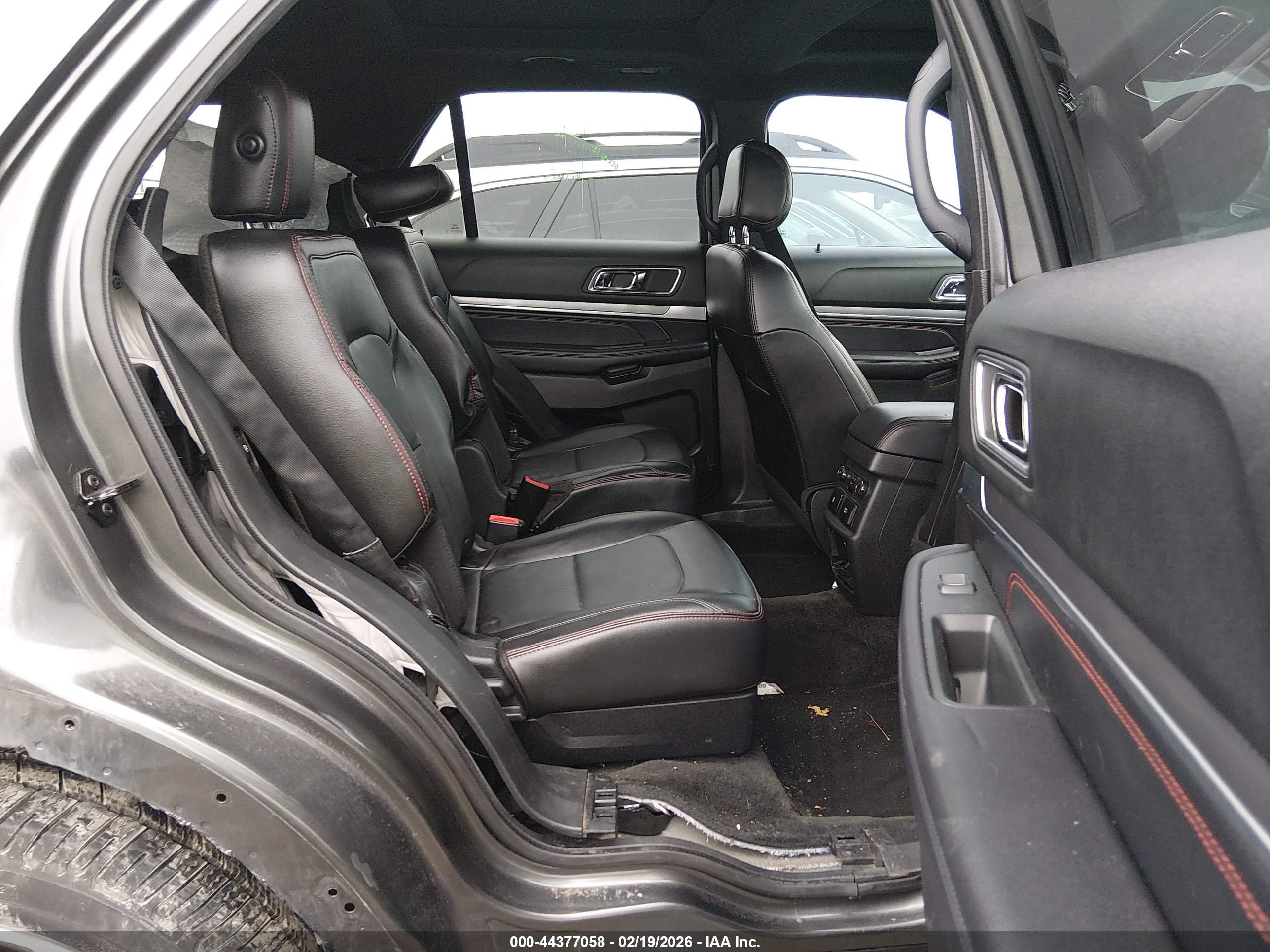 FORD EXPLORER image 8