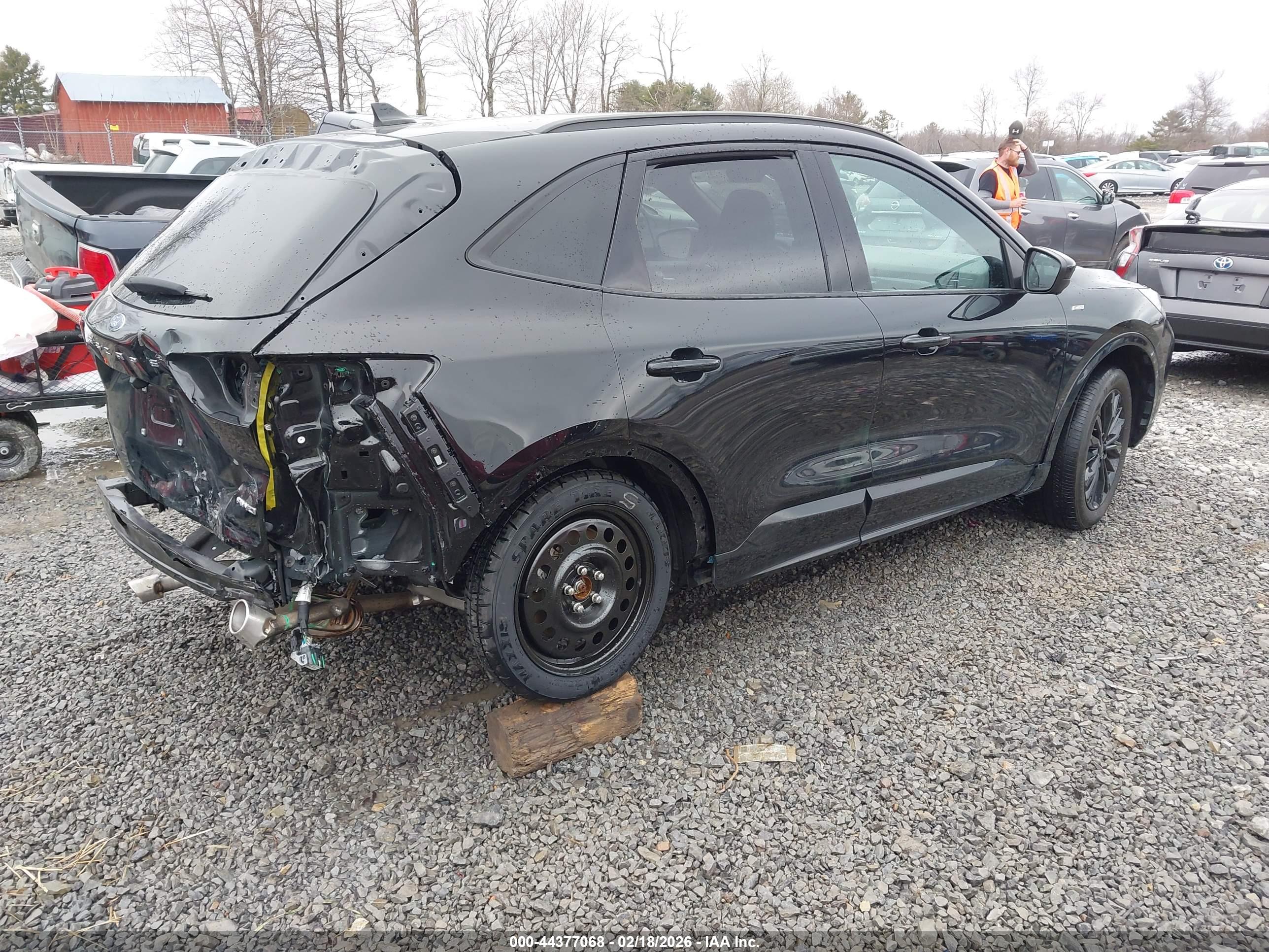 FORD ESCAPE image 4