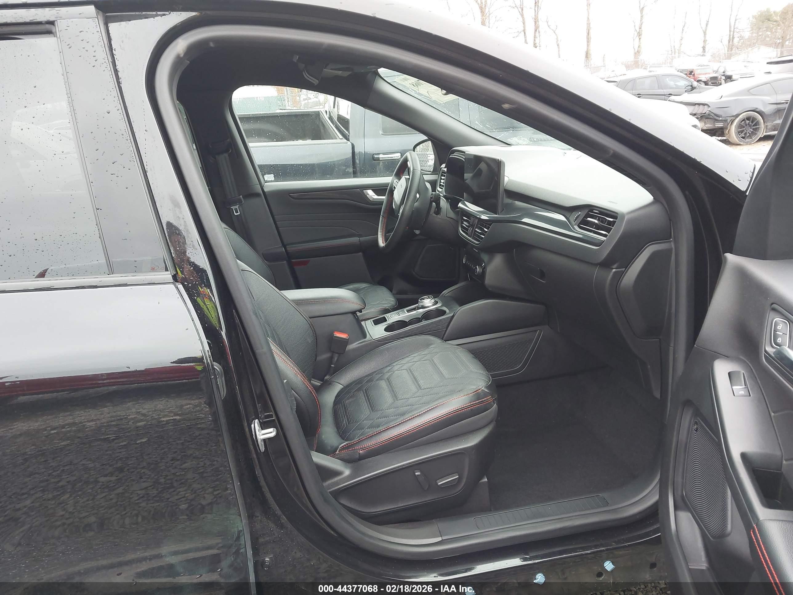 FORD ESCAPE image 5