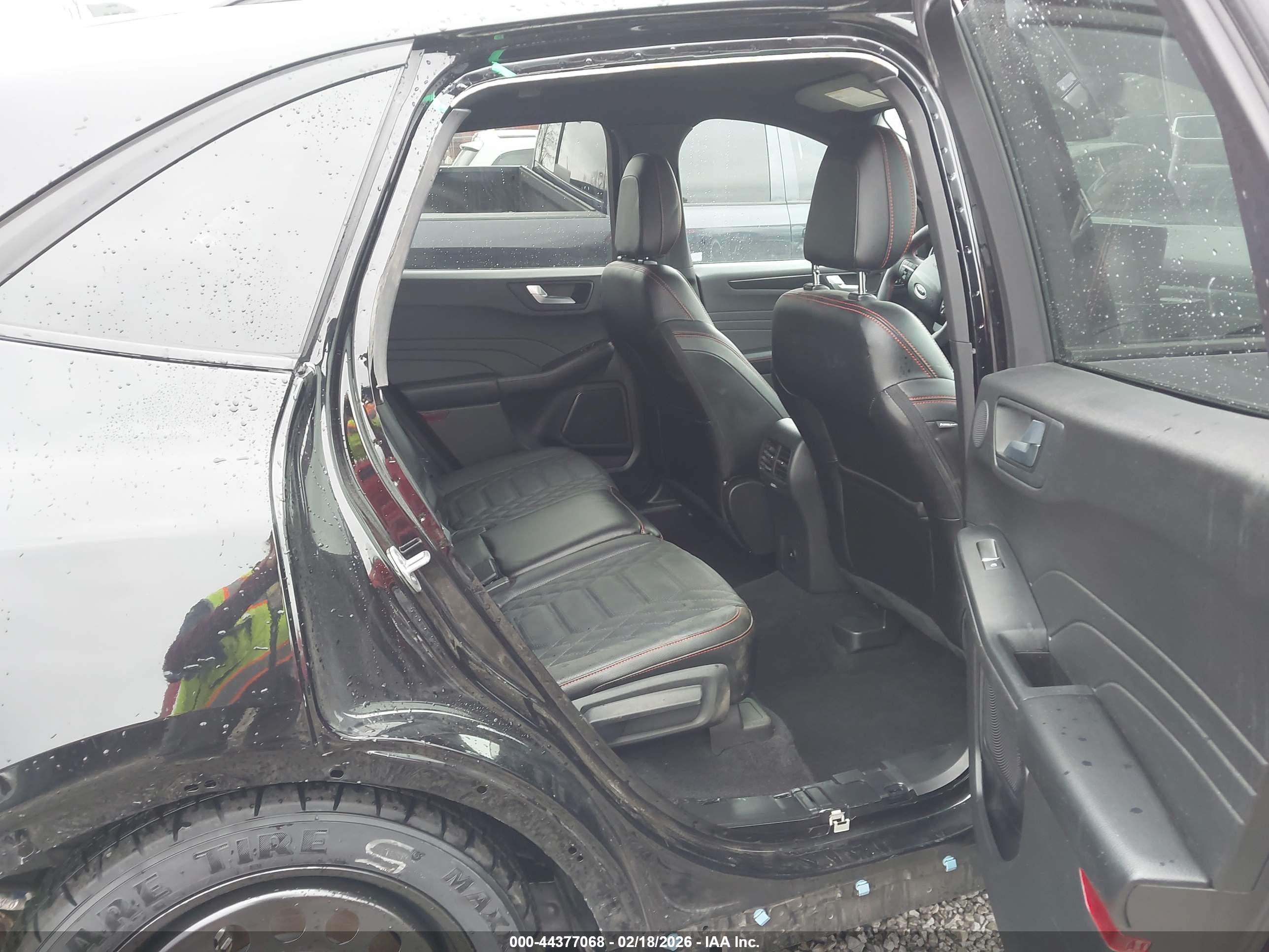 FORD ESCAPE image 8