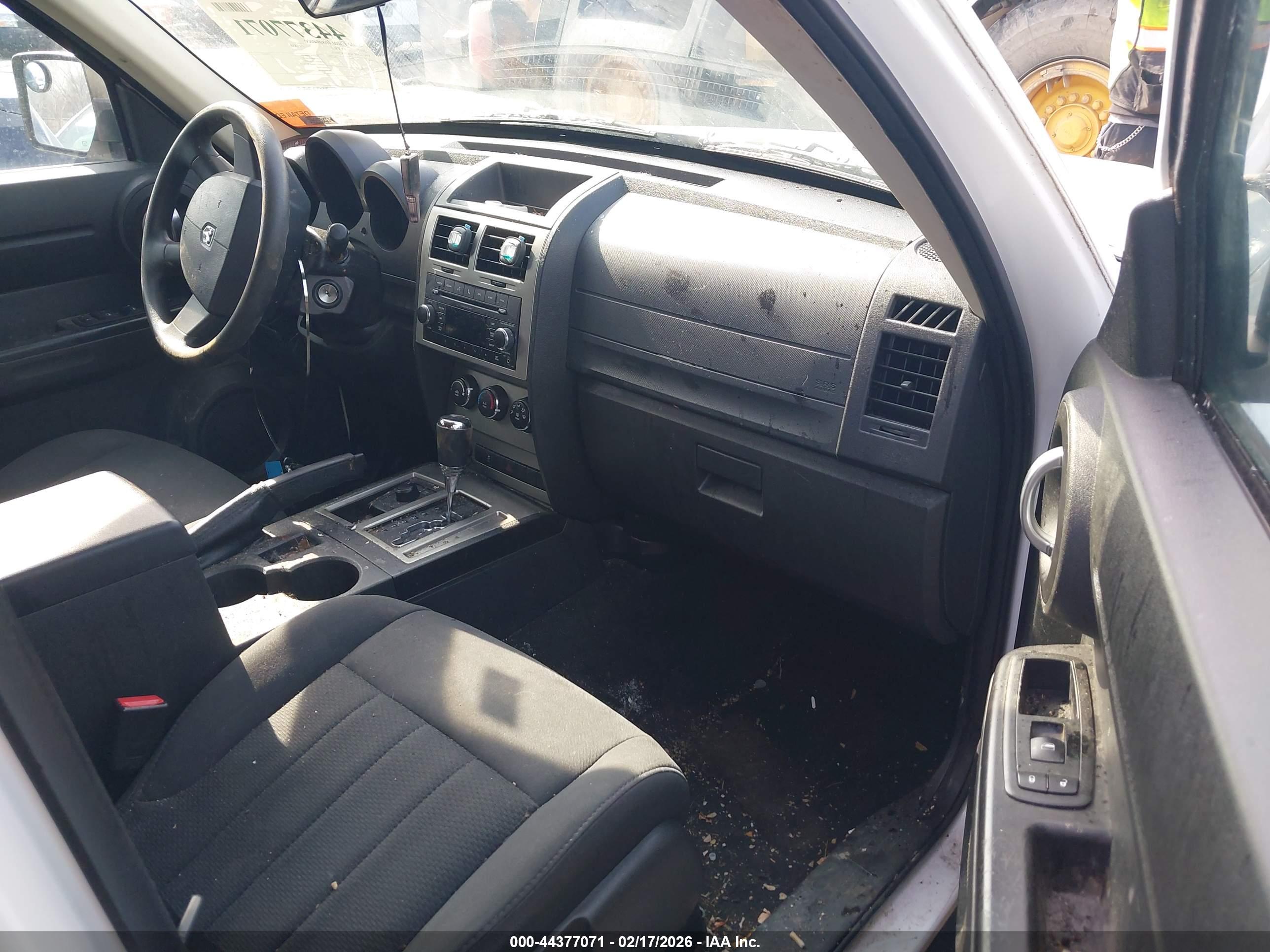 DODGE NITRO image 5