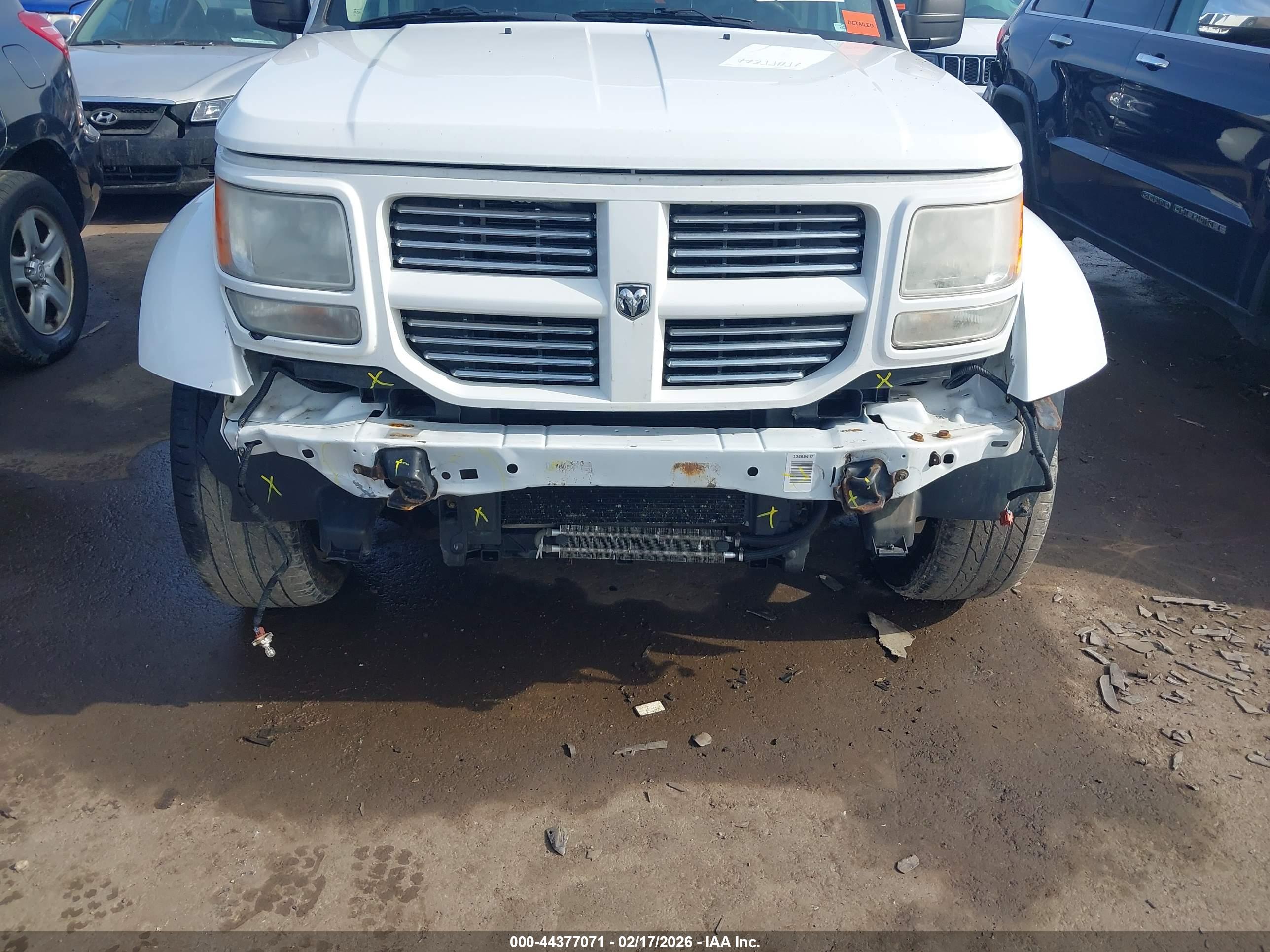 DODGE NITRO image 6