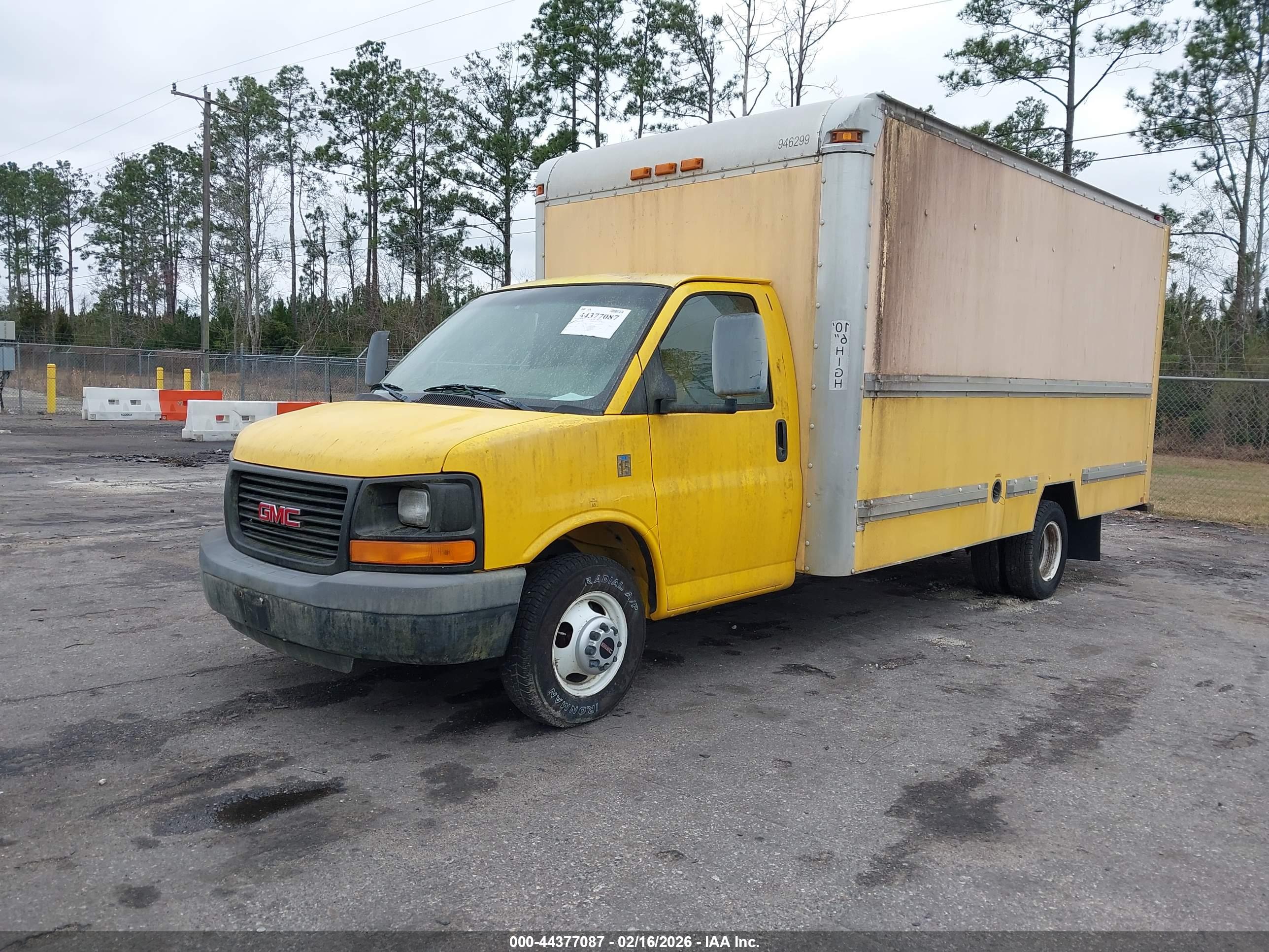 GMC SAVANA image 2